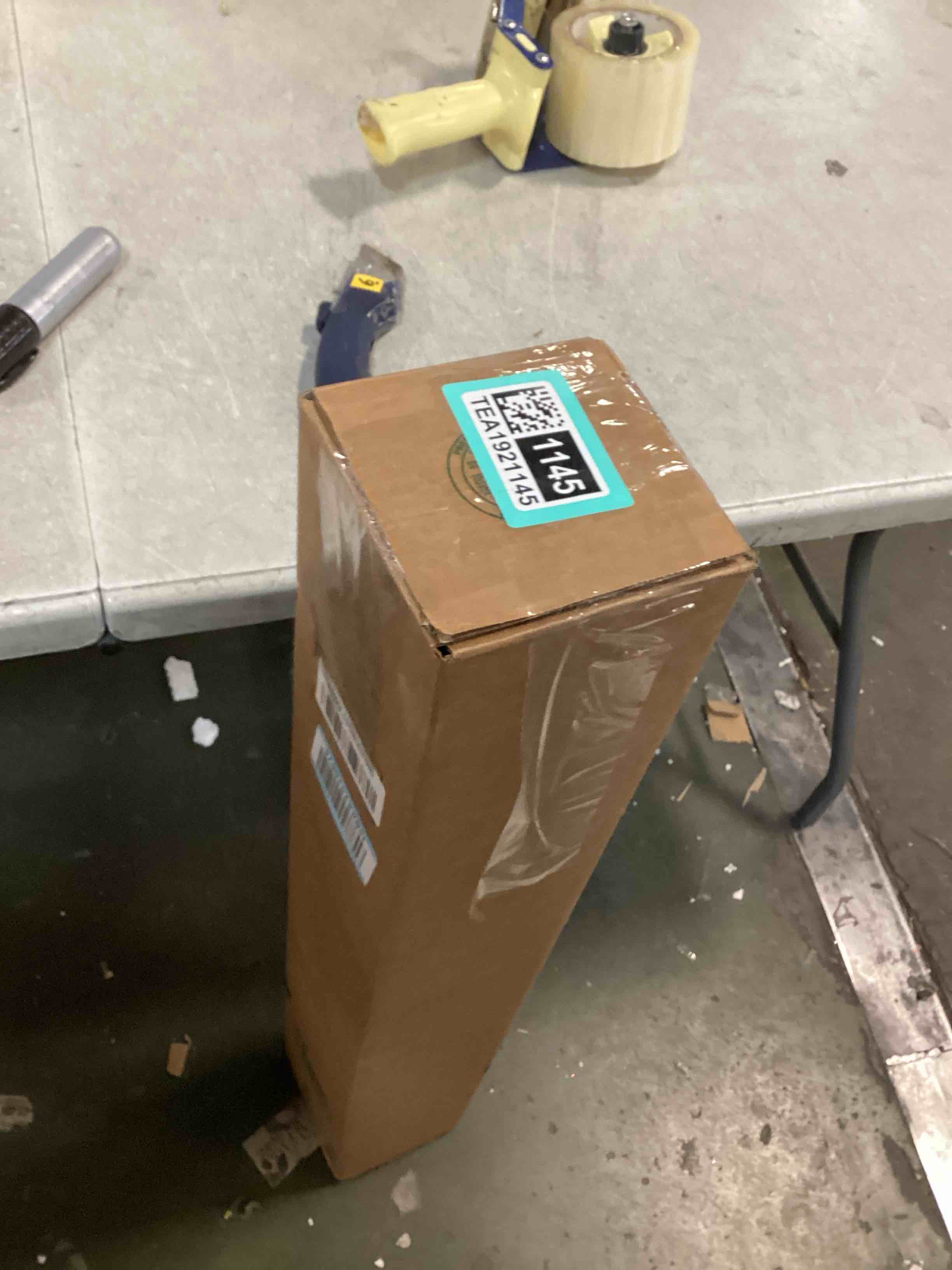 https://s3.amazonaws.com/lotting-images-prod/bidfta/TEA1921145_1735852597409.jpeg