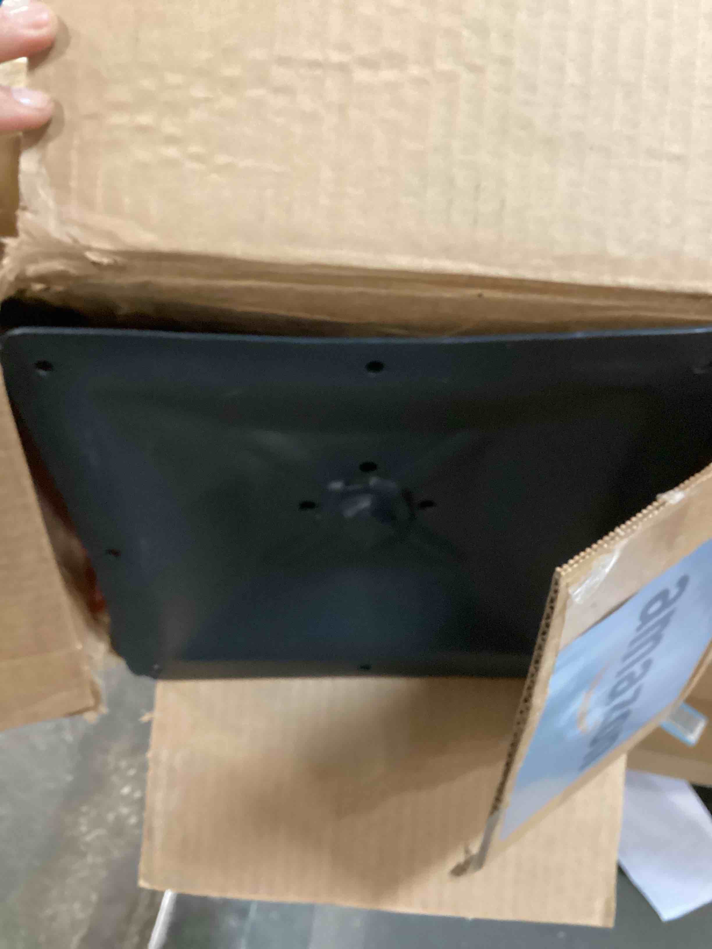 https://s3.amazonaws.com/lotting-images-prod/bidfta/TEA1921220_1735919548139.jpeg
