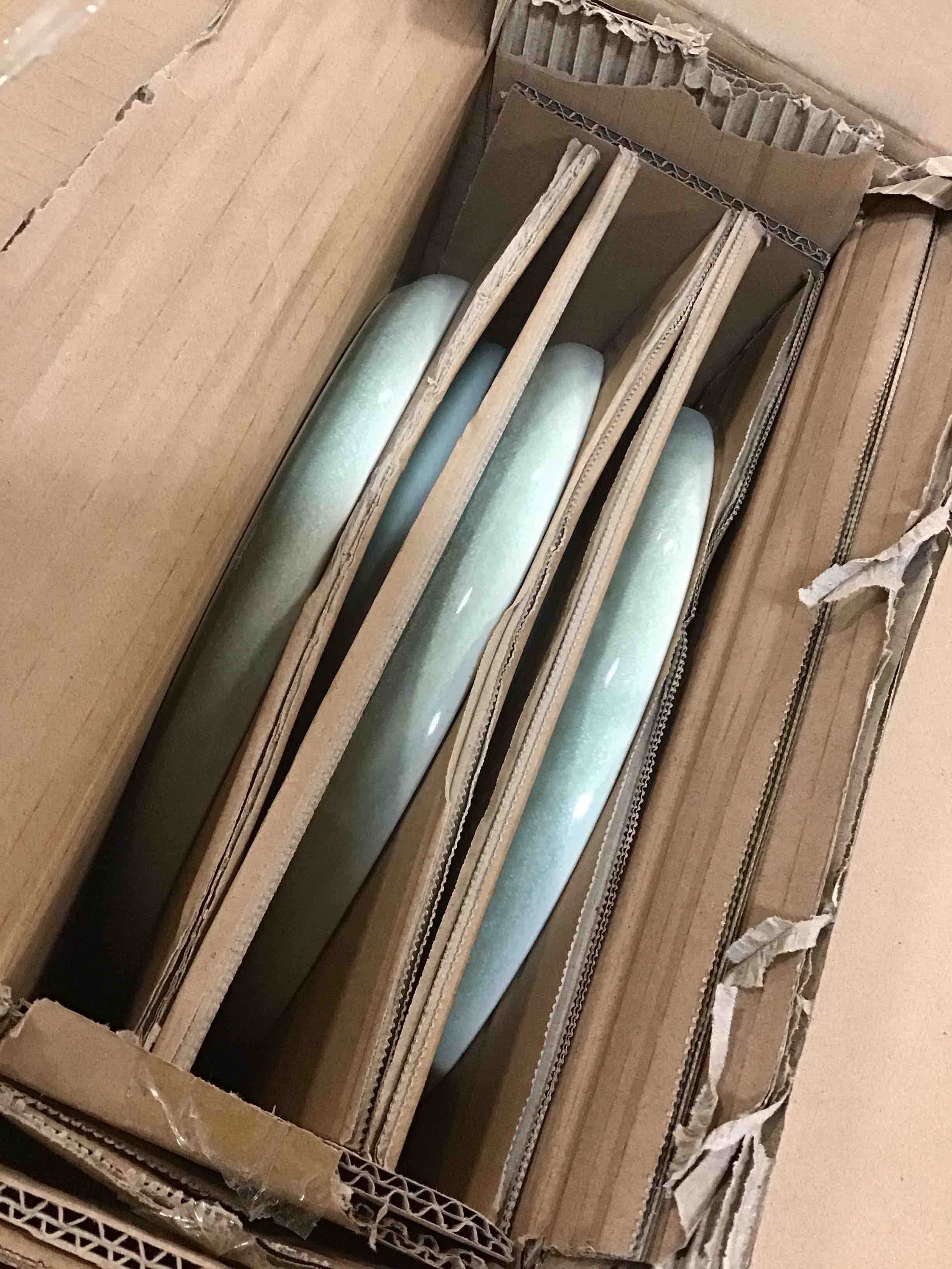 https://s3.amazonaws.com/lotting-images-prod/bidfta/TEA1921457_1736004121247.jpeg