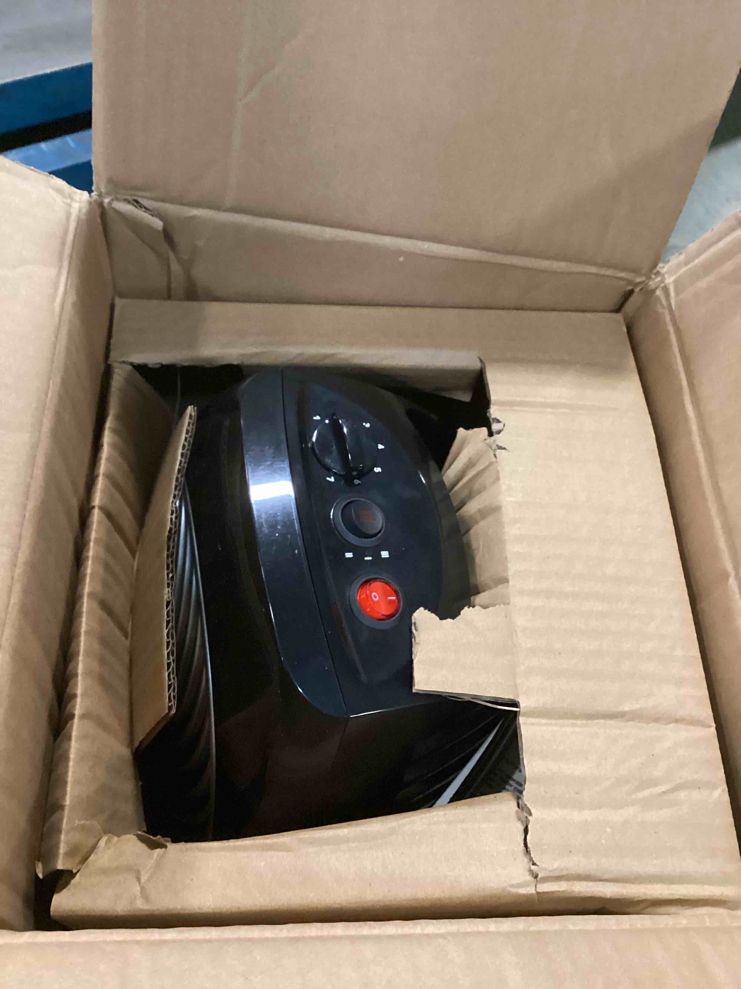 https://s3.amazonaws.com/lotting-images-prod/bidfta/TEA1922230_1736541779890.jpeg