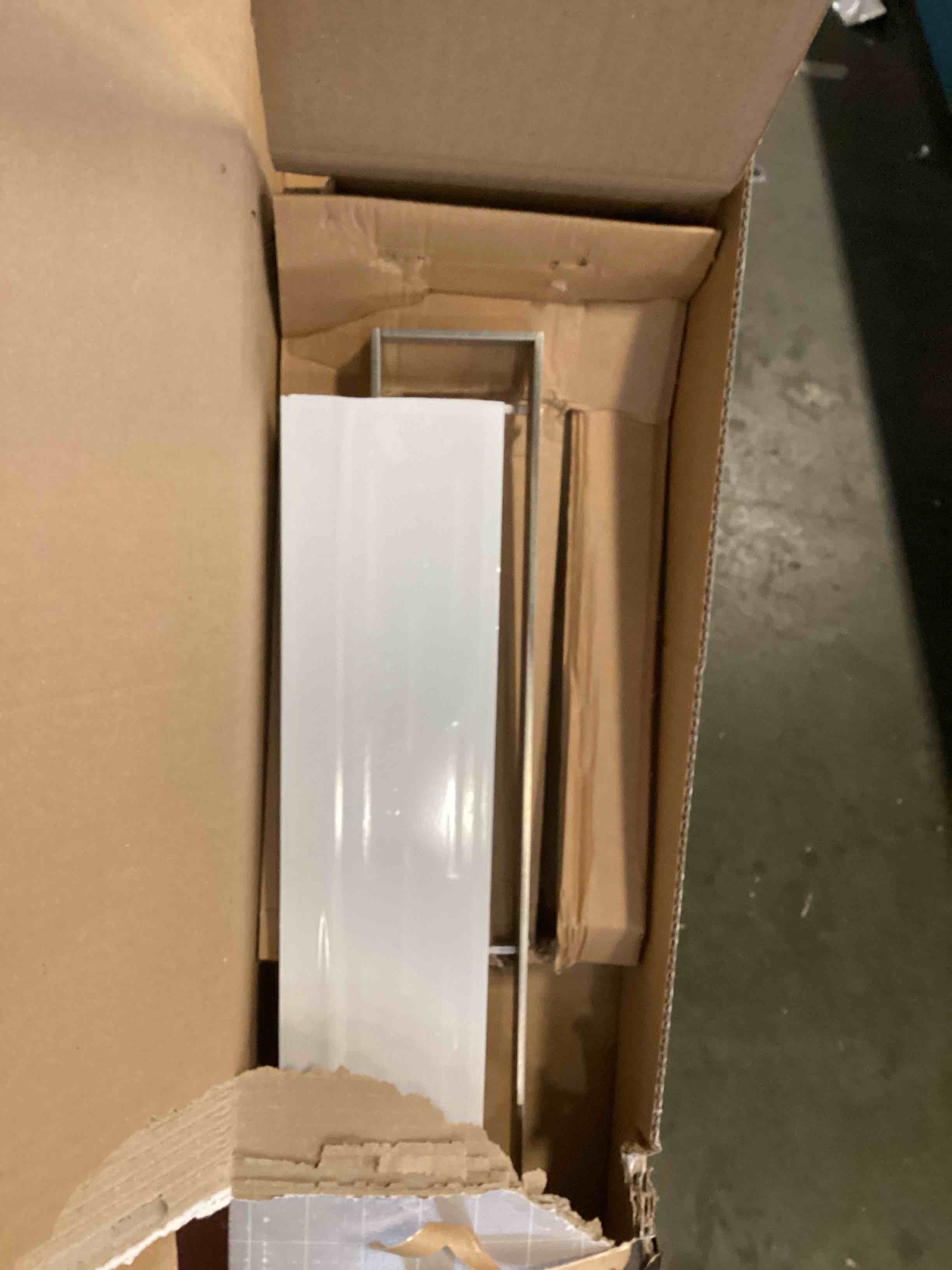 https://s3.amazonaws.com/lotting-images-prod/bidfta/TEA1922465_1736801236943.jpeg