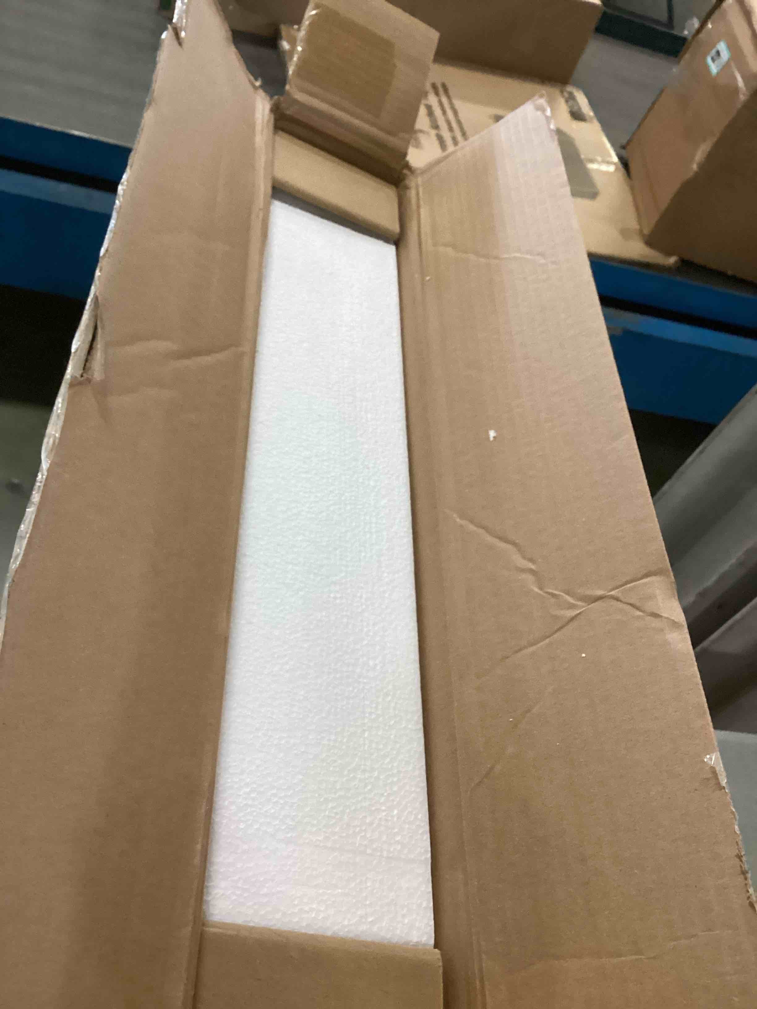 https://s3.amazonaws.com/lotting-images-prod/bidfta/TEA1922616_1736875939672.jpeg