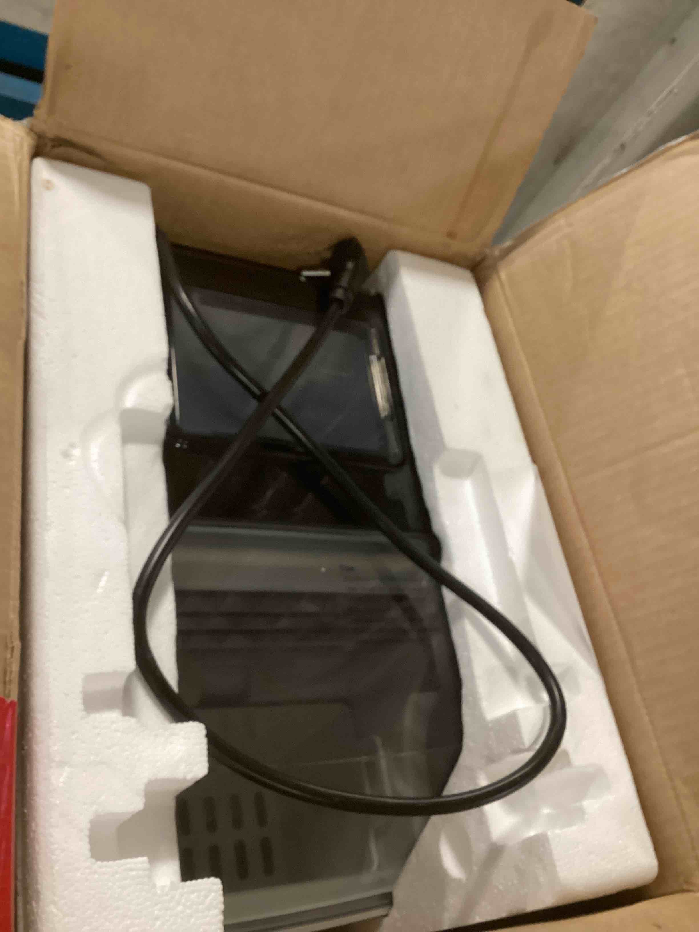 https://s3.amazonaws.com/lotting-images-prod/bidfta/TEA1922658_1736881766868.jpeg