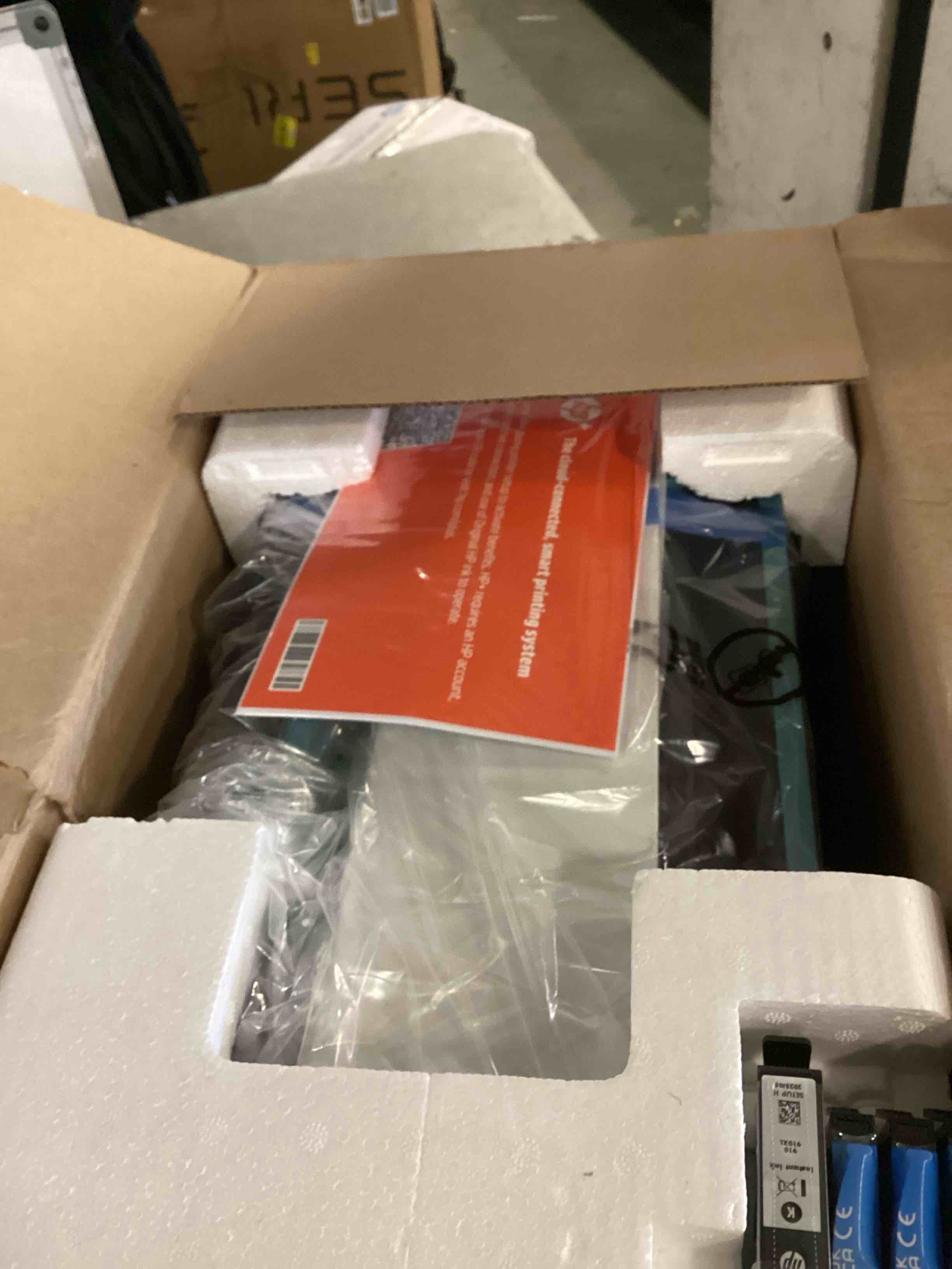 https://s3.amazonaws.com/lotting-images-prod/bidfta/TEA1922861_1736957037567.jpeg