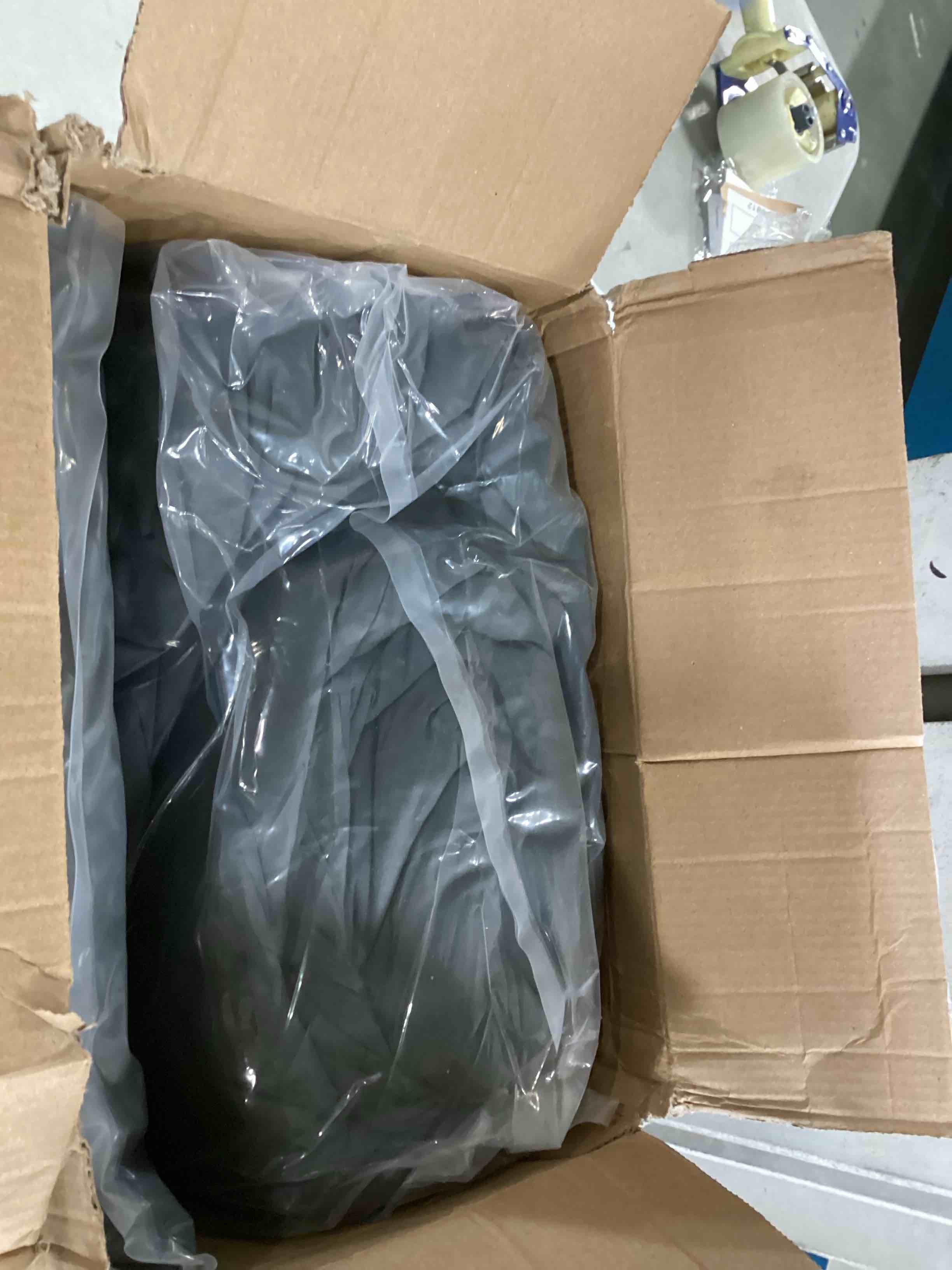 https://s3.amazonaws.com/lotting-images-prod/bidfta/TEA1923017_1736975157551.jpeg