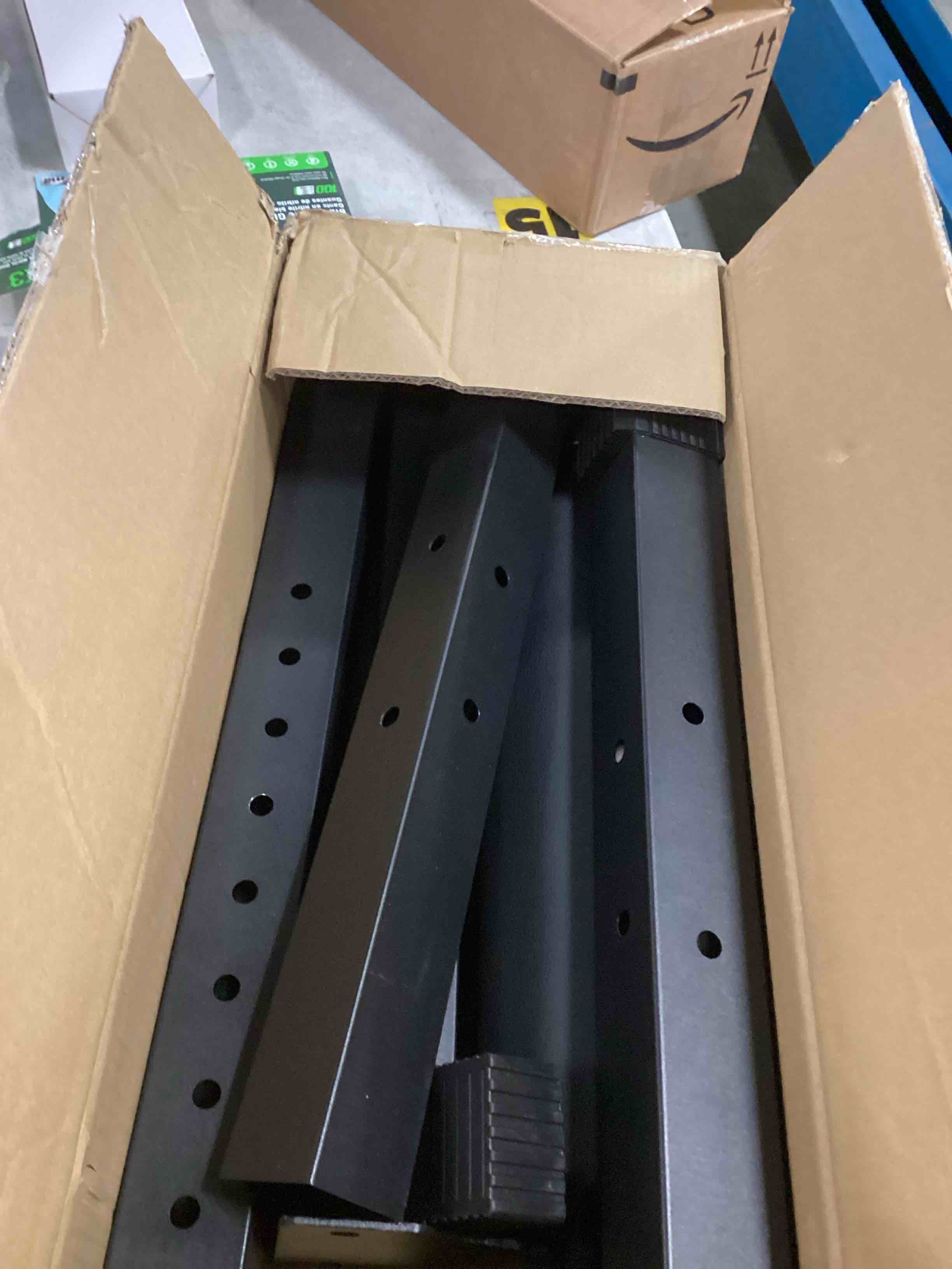 https://s3.amazonaws.com/lotting-images-prod/bidfta/TEA1923312_1737119329472.jpeg