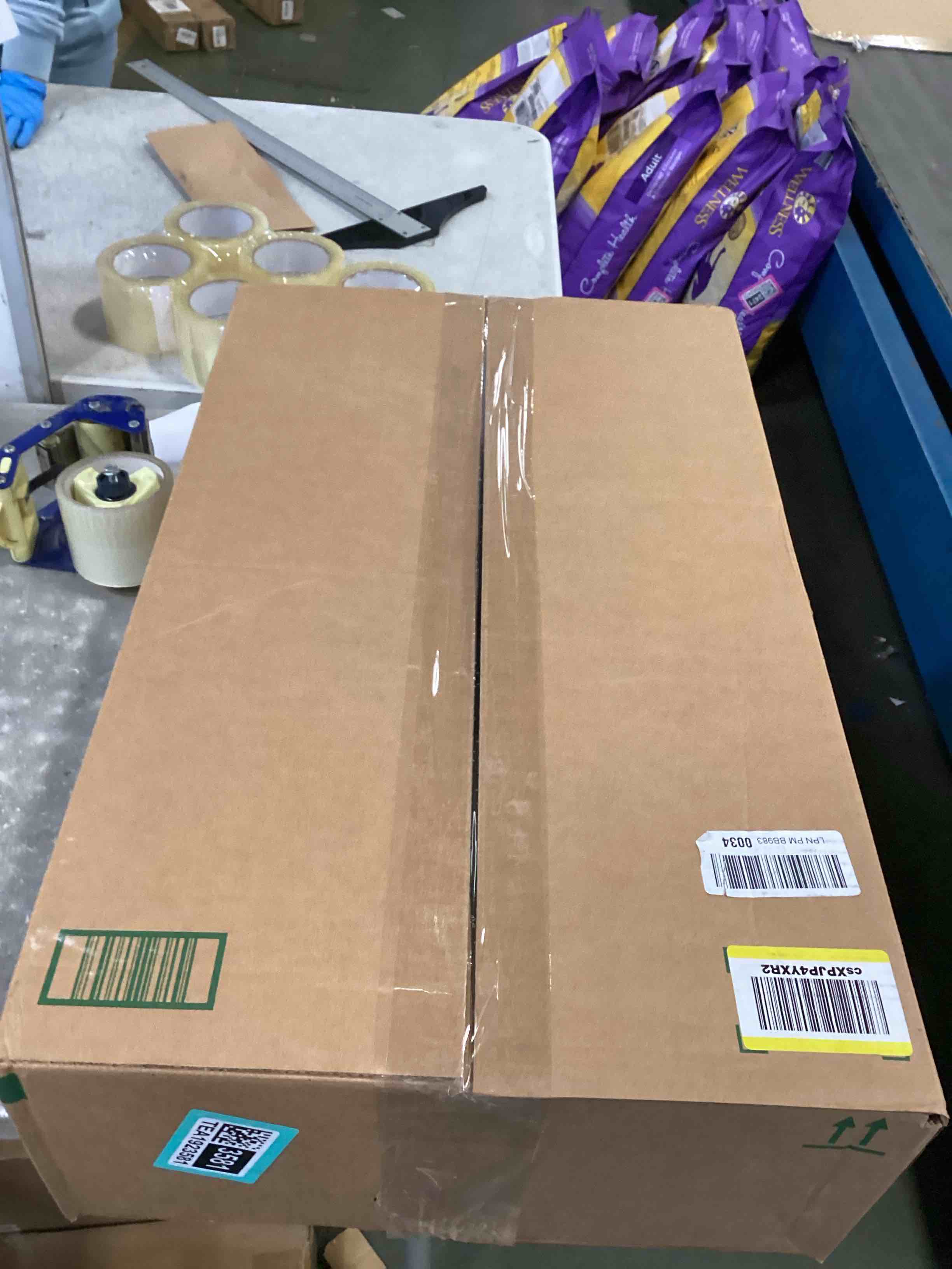 https://s3.amazonaws.com/lotting-images-prod/bidfta/TEA1923581_1737140977957.jpeg