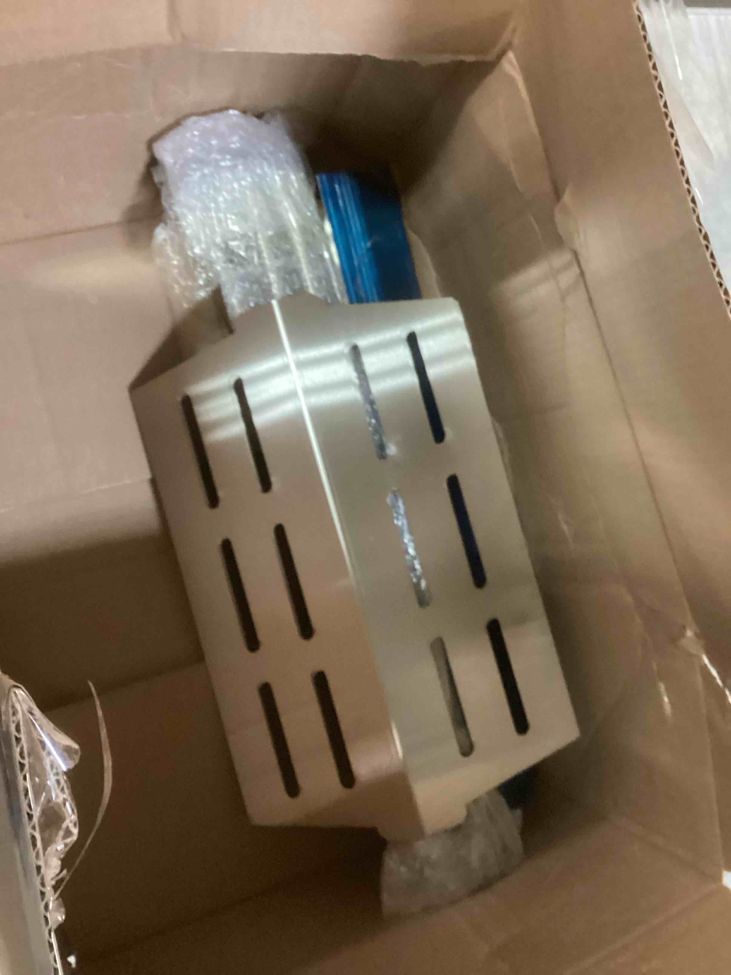 https://s3.amazonaws.com/lotting-images-prod/bidfta/TEA1924371_1735313350607.jpeg