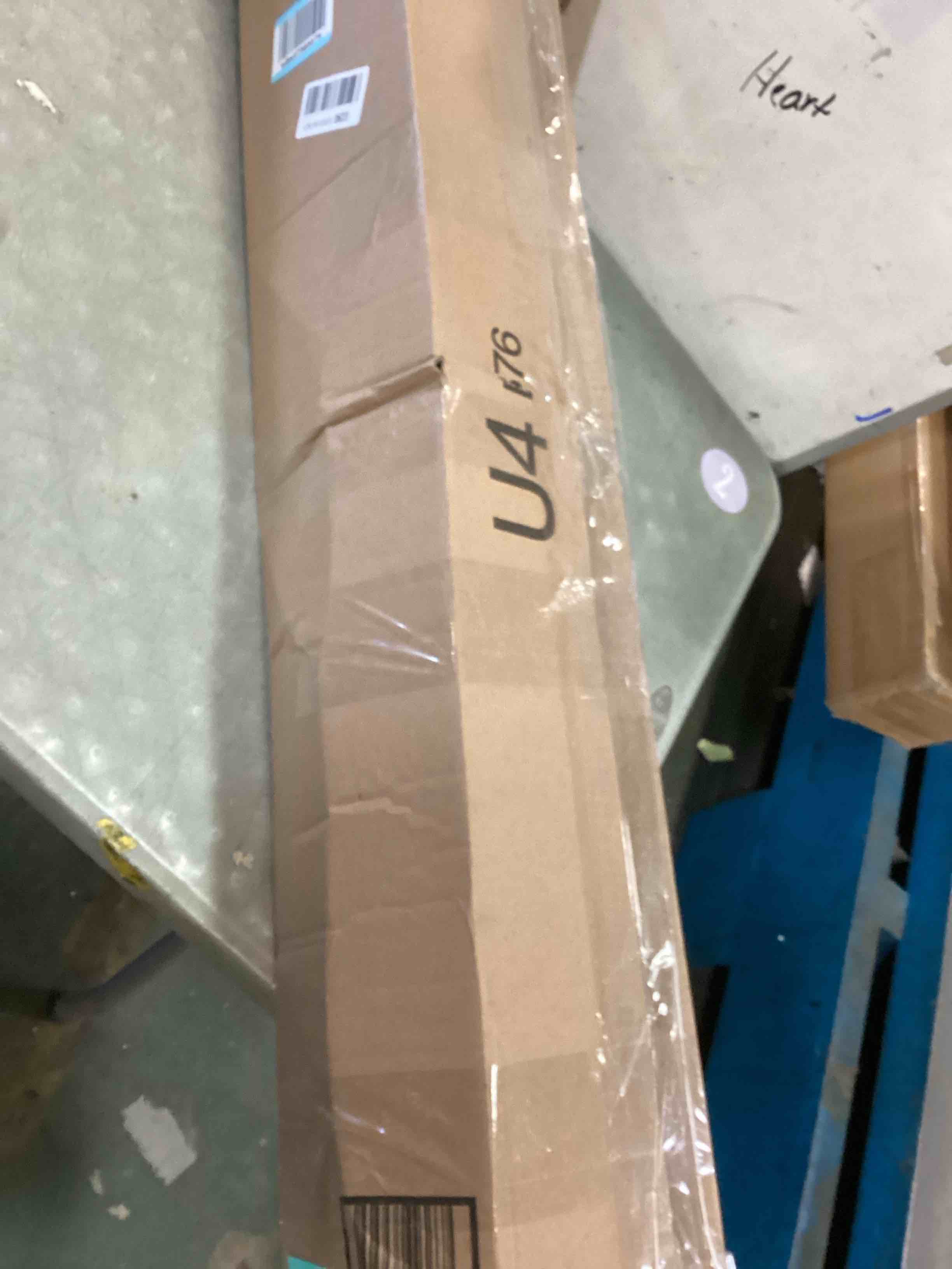 https://s3.amazonaws.com/lotting-images-prod/bidfta/TEA1924645_1735582733643.jpeg