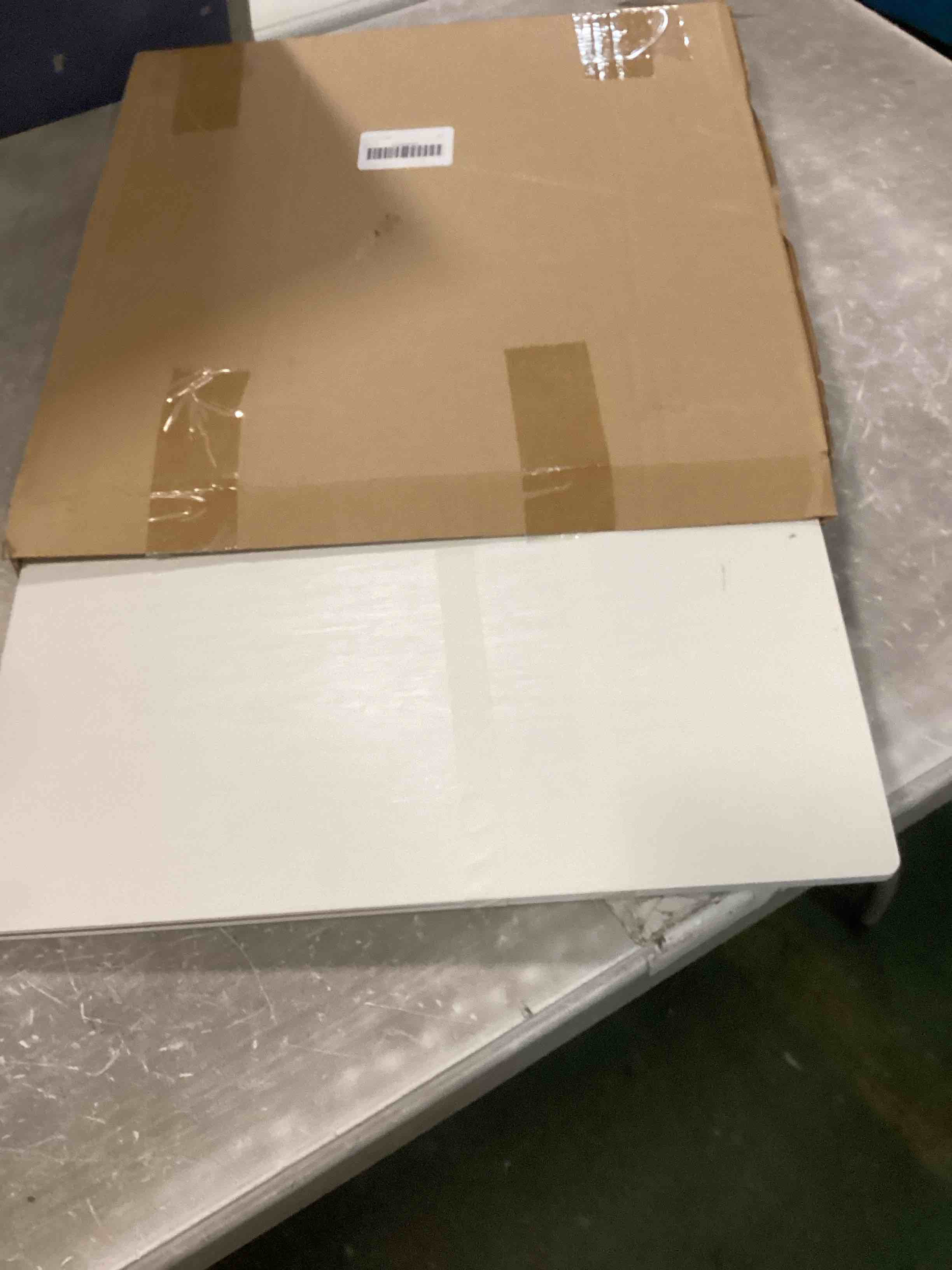https://s3.amazonaws.com/lotting-images-prod/bidfta/TEA1924992_1735826176234.jpeg