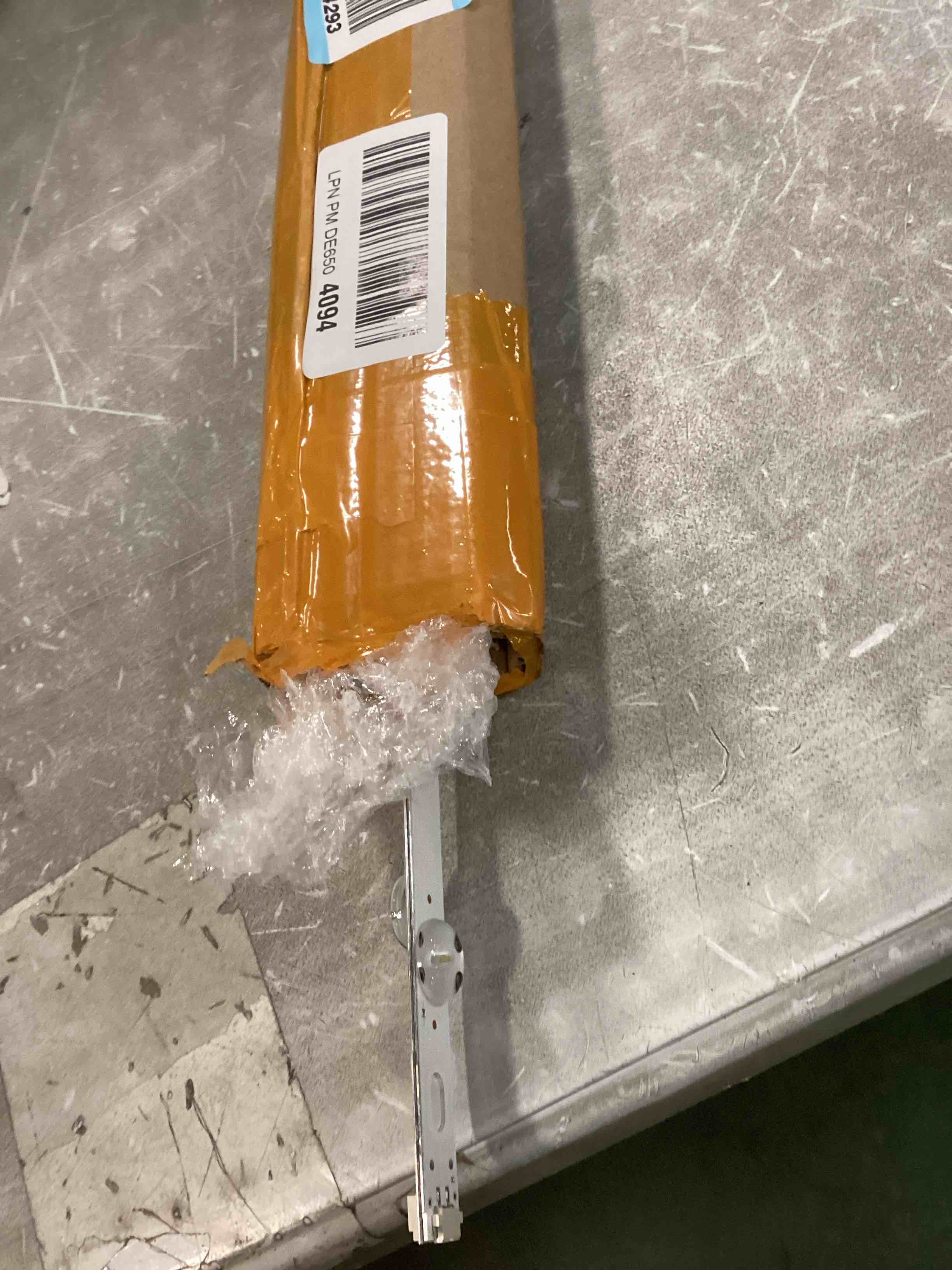 https://s3.amazonaws.com/lotting-images-prod/bidfta/TEA1925112_1735843203490.jpeg