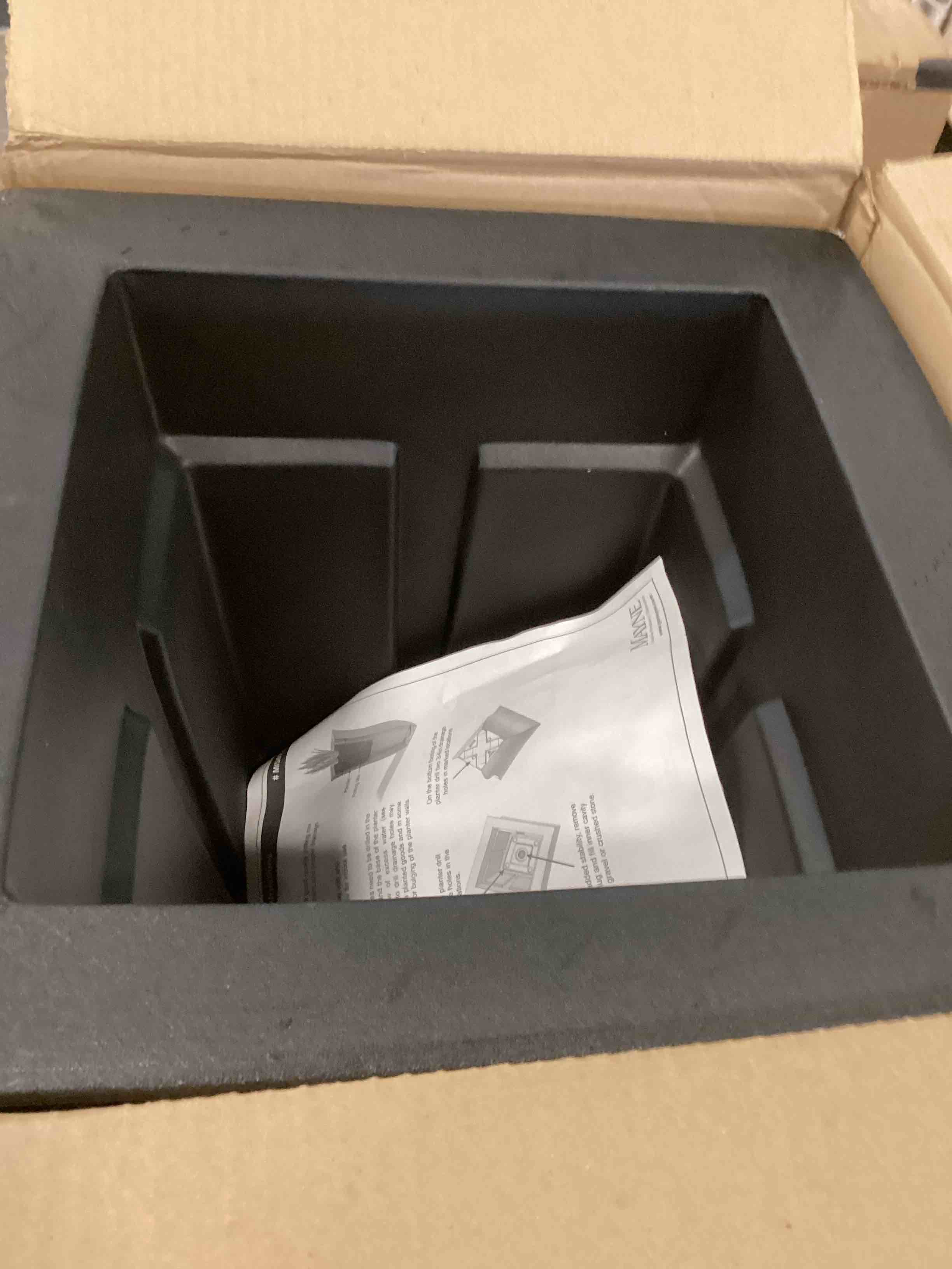 https://s3.amazonaws.com/lotting-images-prod/bidfta/TEA1925294_1735924215020.jpeg