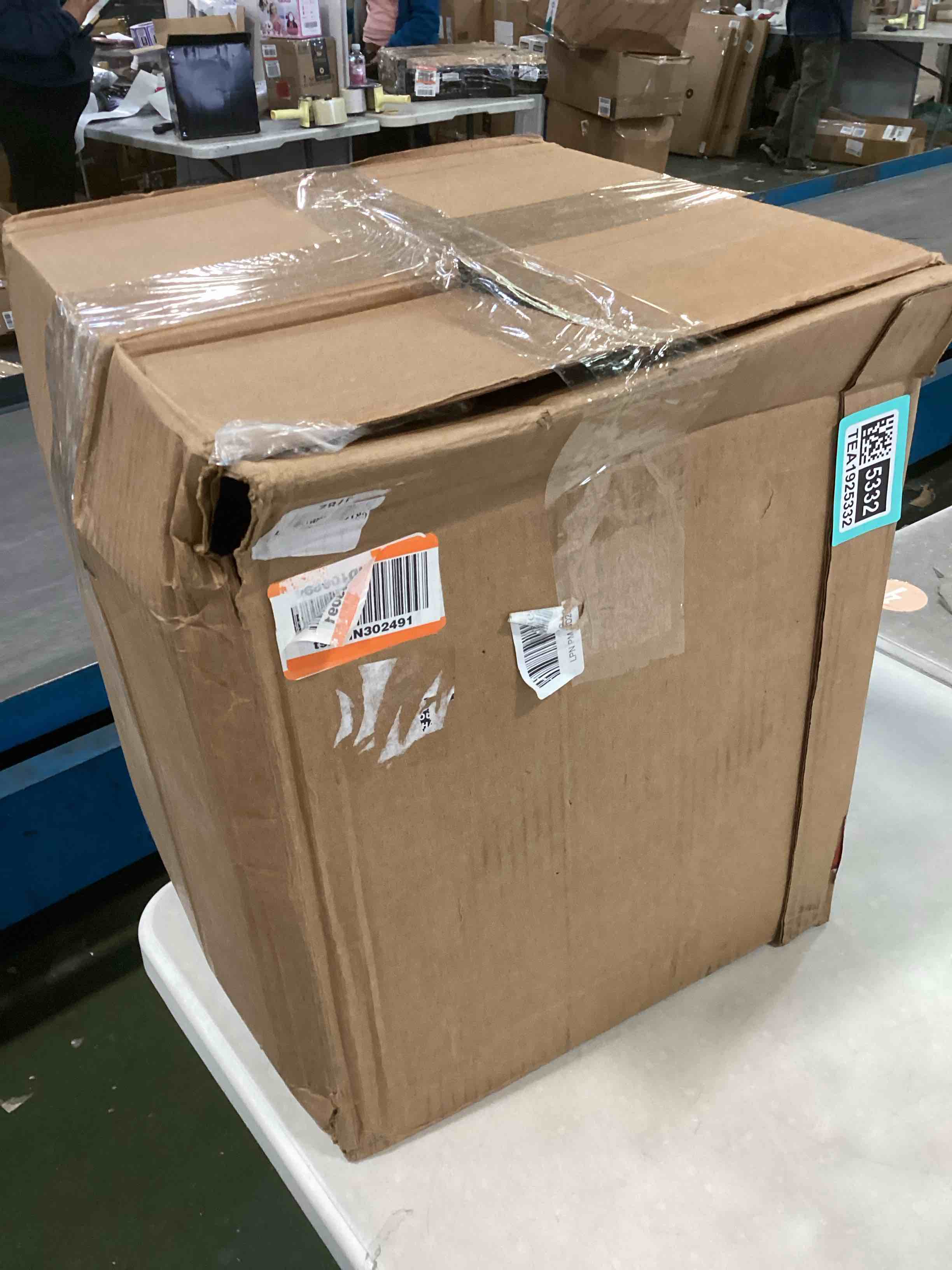 https://s3.amazonaws.com/lotting-images-prod/bidfta/TEA1925332_1735929840027.jpeg
