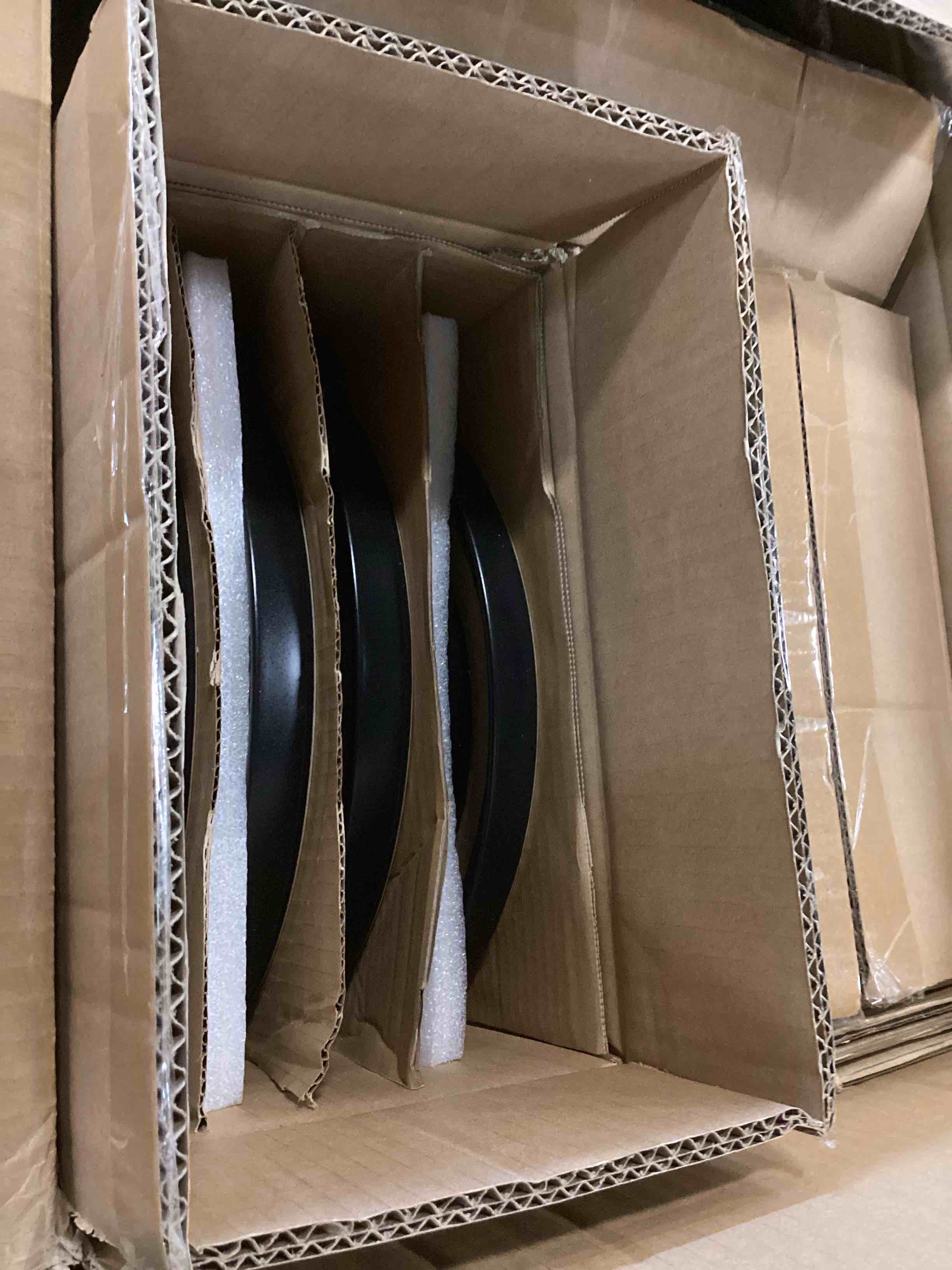 https://s3.amazonaws.com/lotting-images-prod/bidfta/TEA1925499_1736009418863.jpeg
