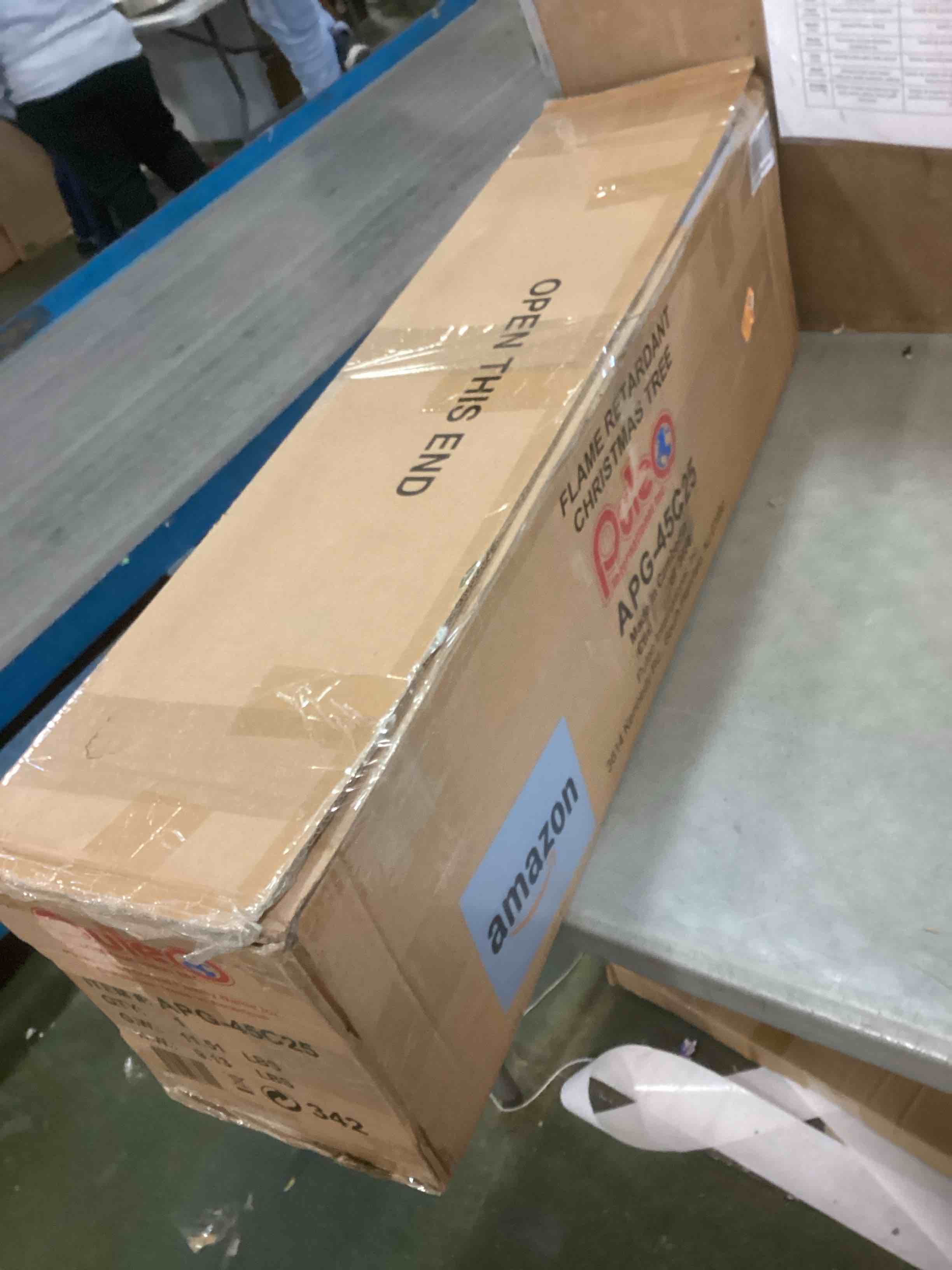 https://s3.amazonaws.com/lotting-images-prod/bidfta/TEA1926491_1736975117607.jpeg