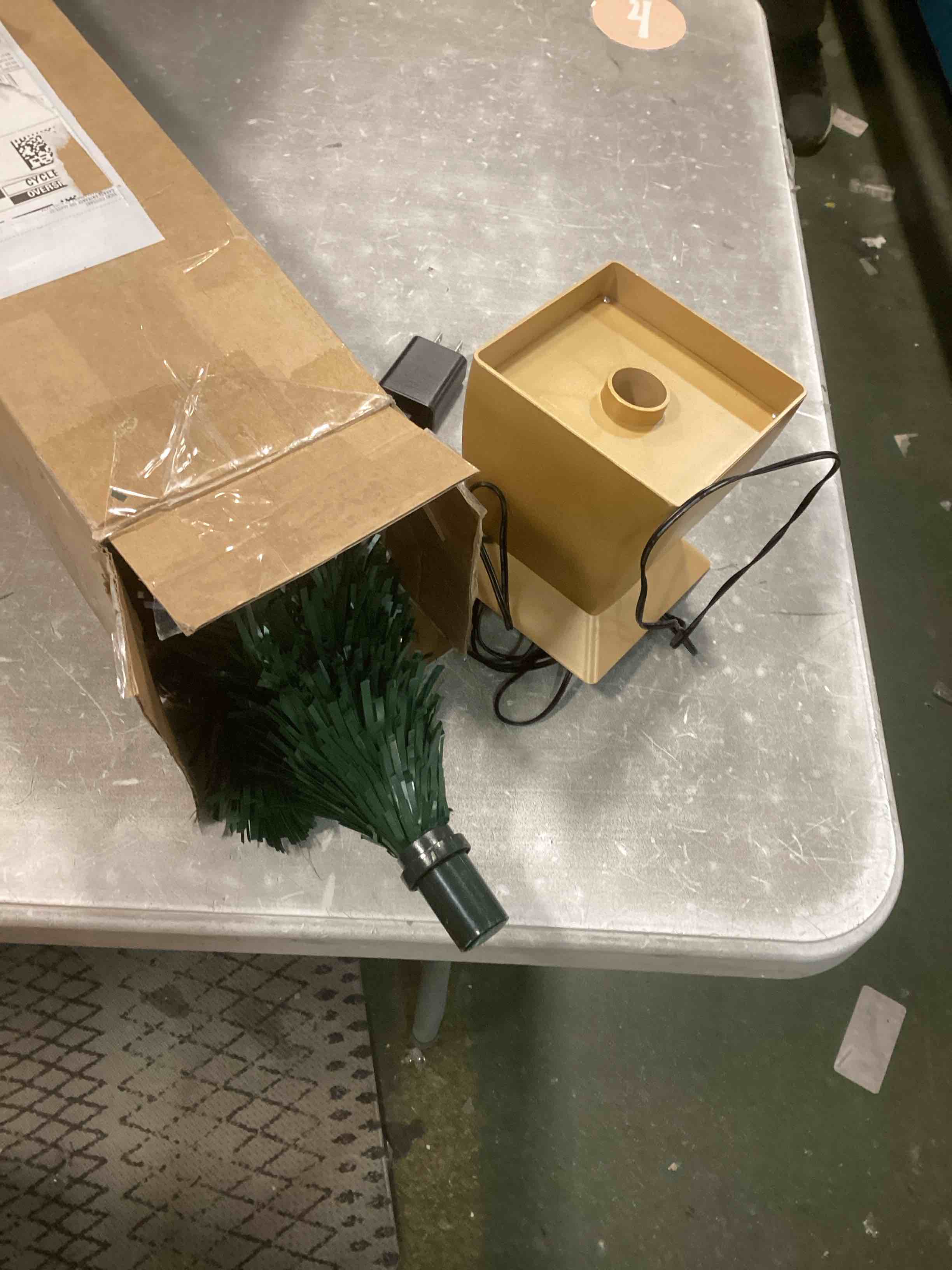https://s3.amazonaws.com/lotting-images-prod/bidfta/TEA1926792_1737057059773.jpeg