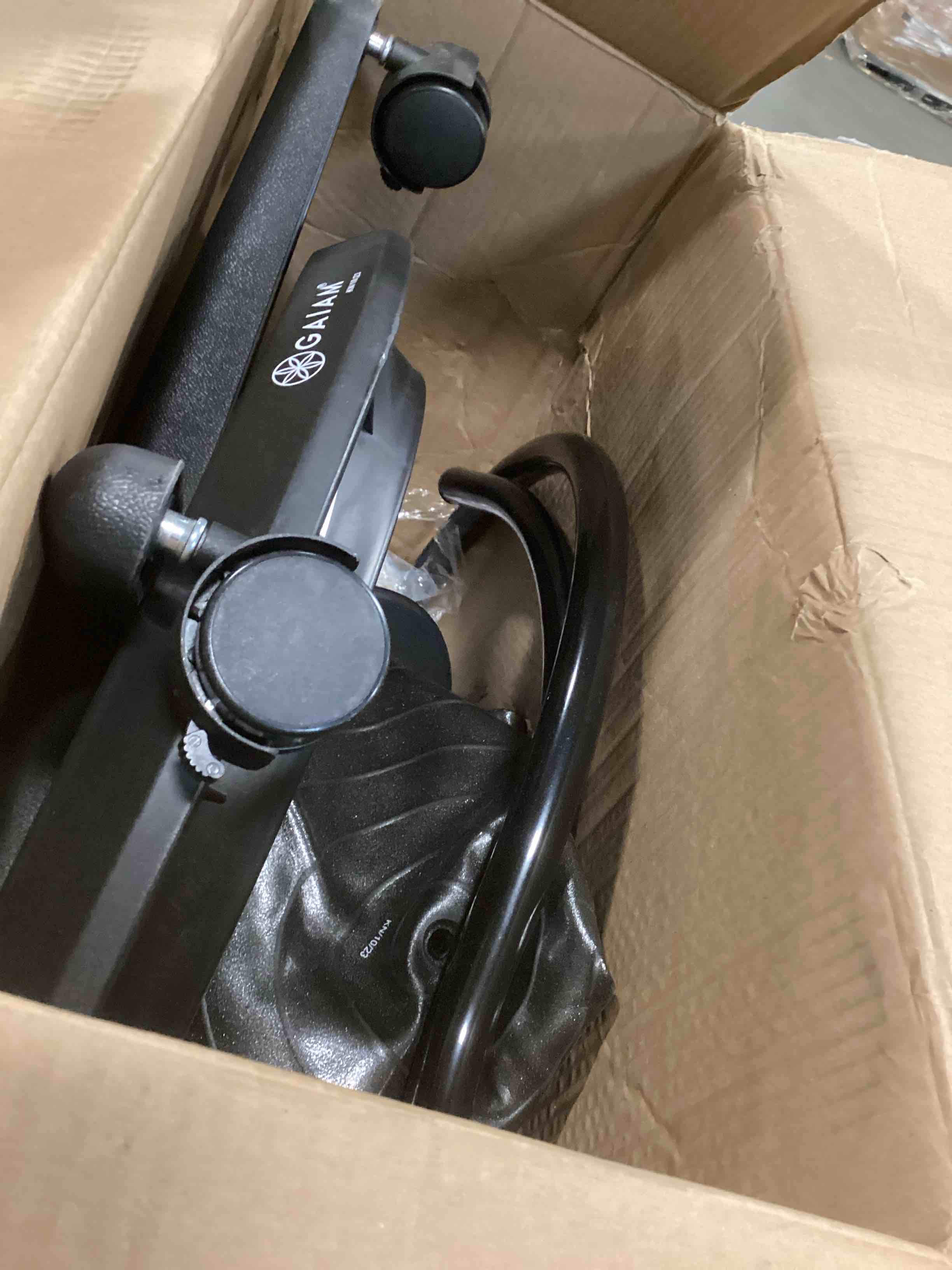 https://s3.amazonaws.com/lotting-images-prod/bidfta/TEA1927159_1734727045964.jpeg