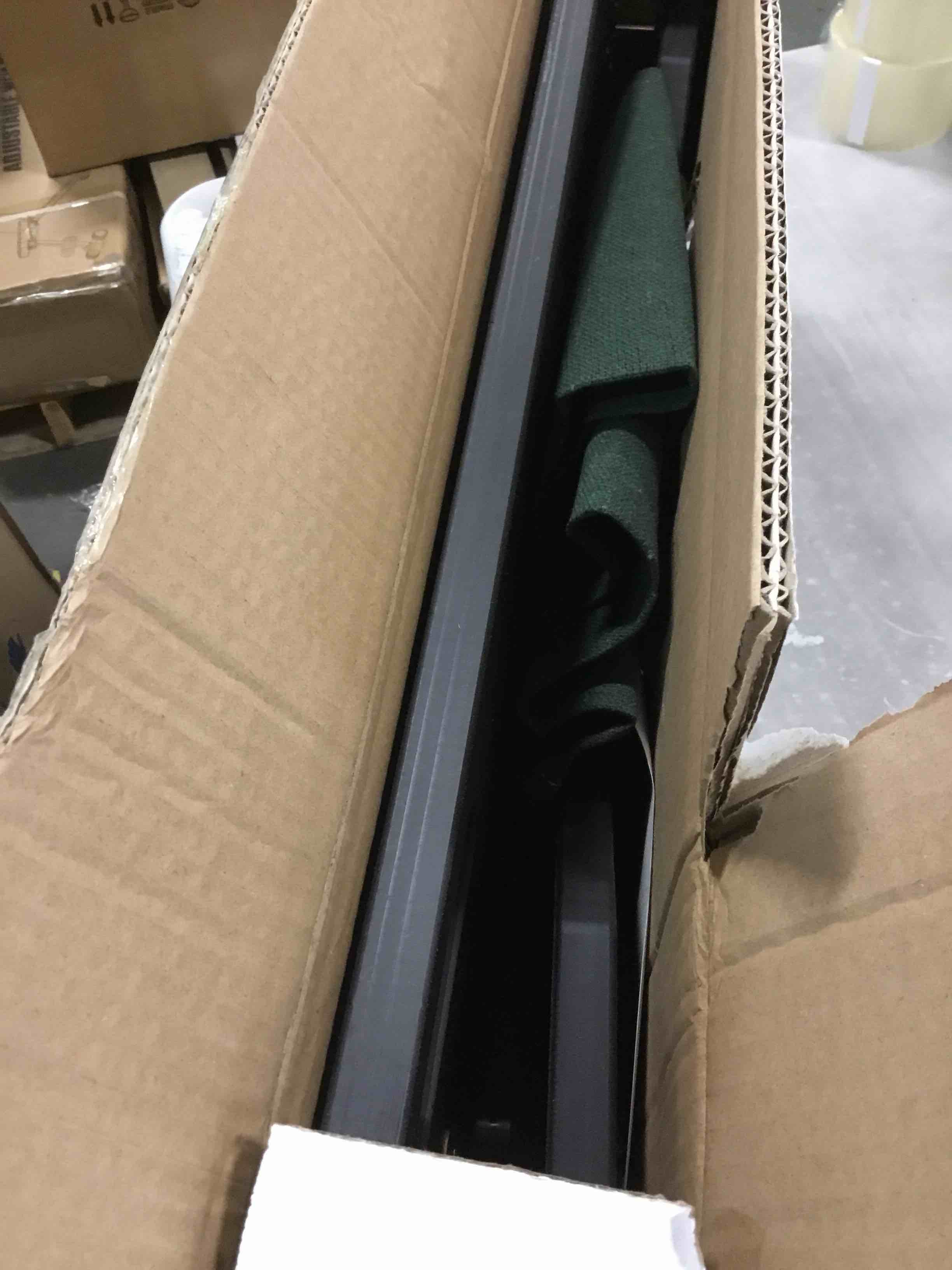 https://s3.amazonaws.com/lotting-images-prod/bidfta/TEA1928683_1736769970303.jpeg
