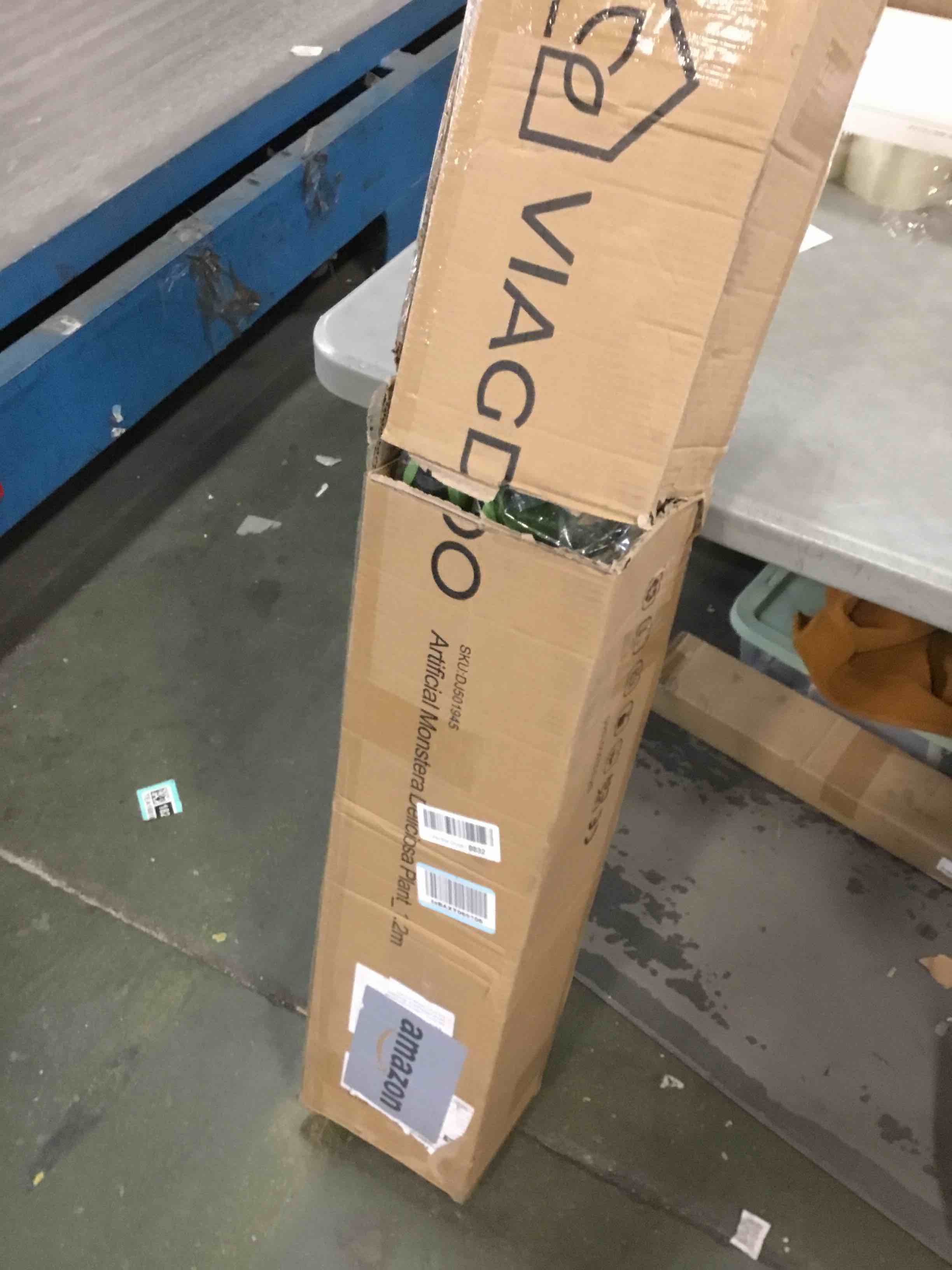https://s3.amazonaws.com/lotting-images-prod/bidfta/TEA1930255_1734969550516.jpeg