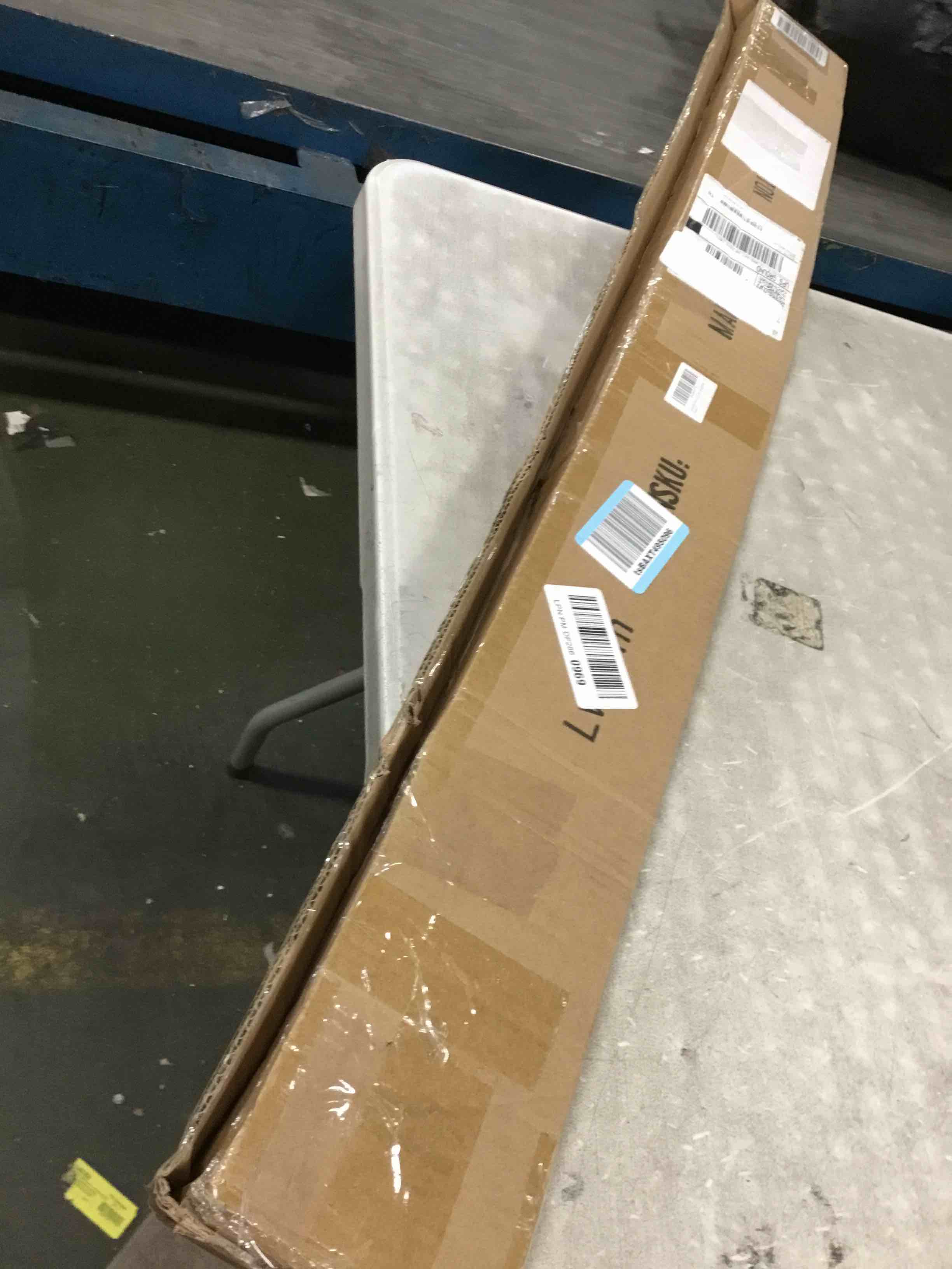 https://s3.amazonaws.com/lotting-images-prod/bidfta/TEA1930644_1735226890582.jpeg