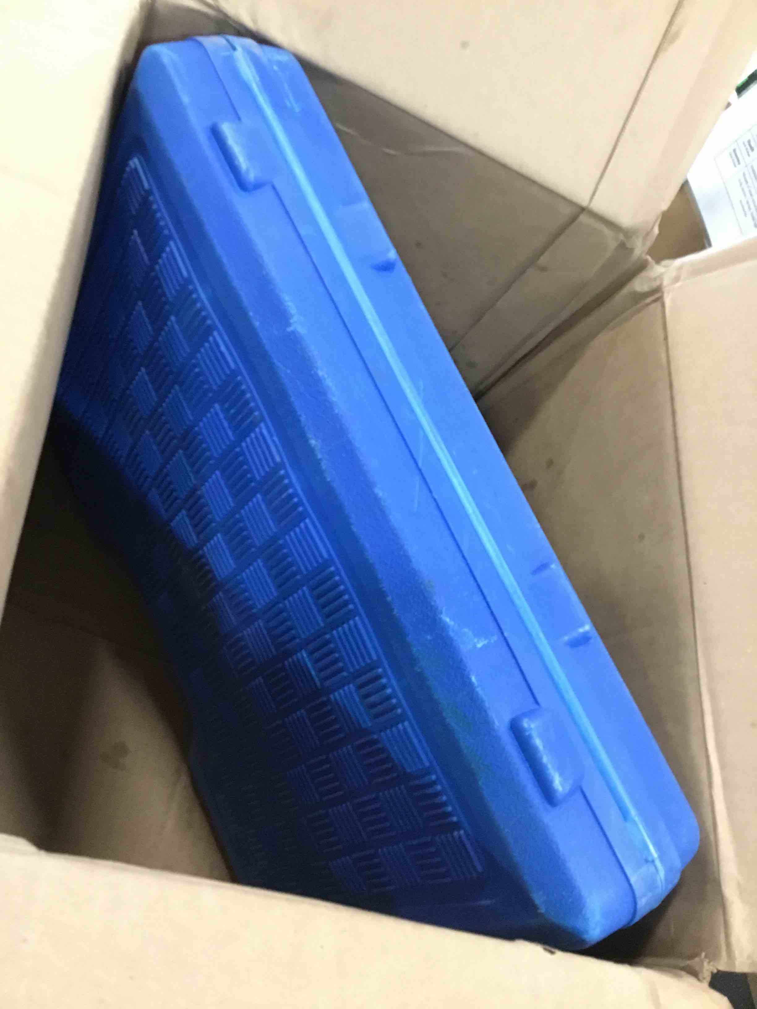 https://s3.amazonaws.com/lotting-images-prod/bidfta/TEA1930903_1735587634645.jpeg