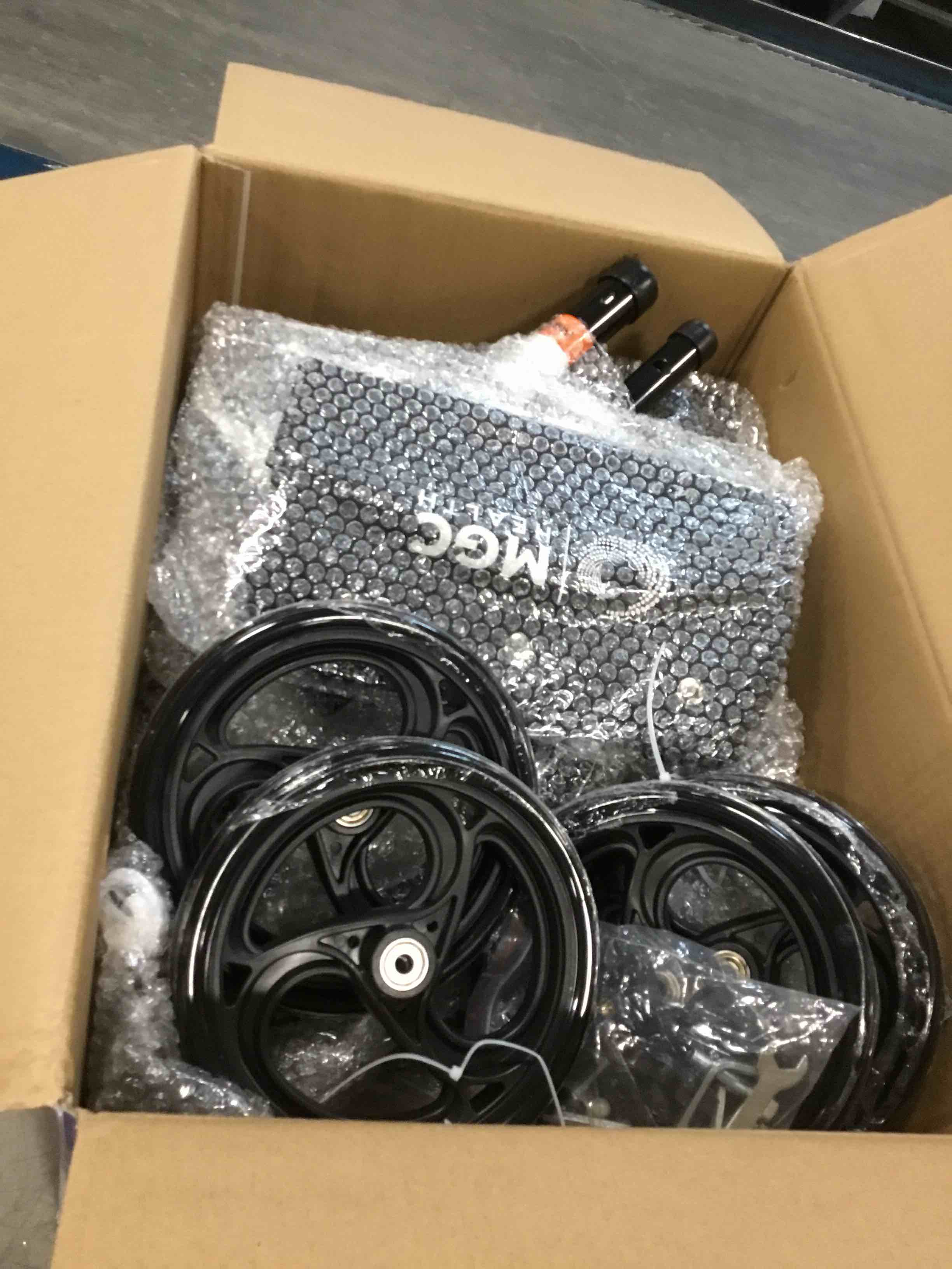 https://s3.amazonaws.com/lotting-images-prod/bidfta/TEA1931032_1735666231867.jpeg