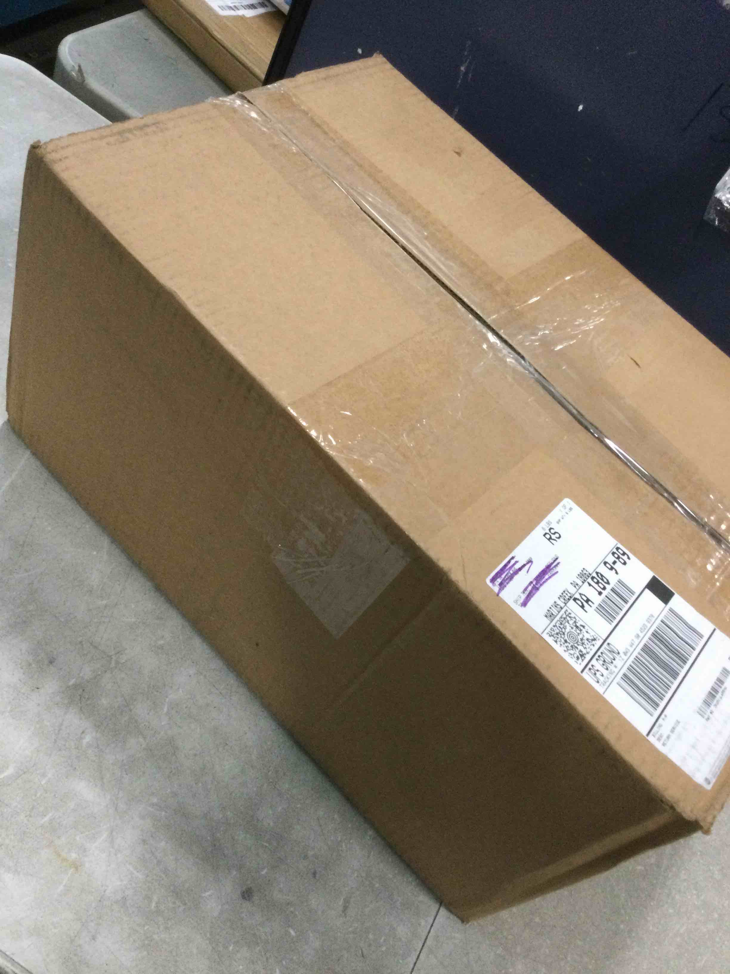 https://s3.amazonaws.com/lotting-images-prod/bidfta/TEA1933065_1734615759189.jpeg