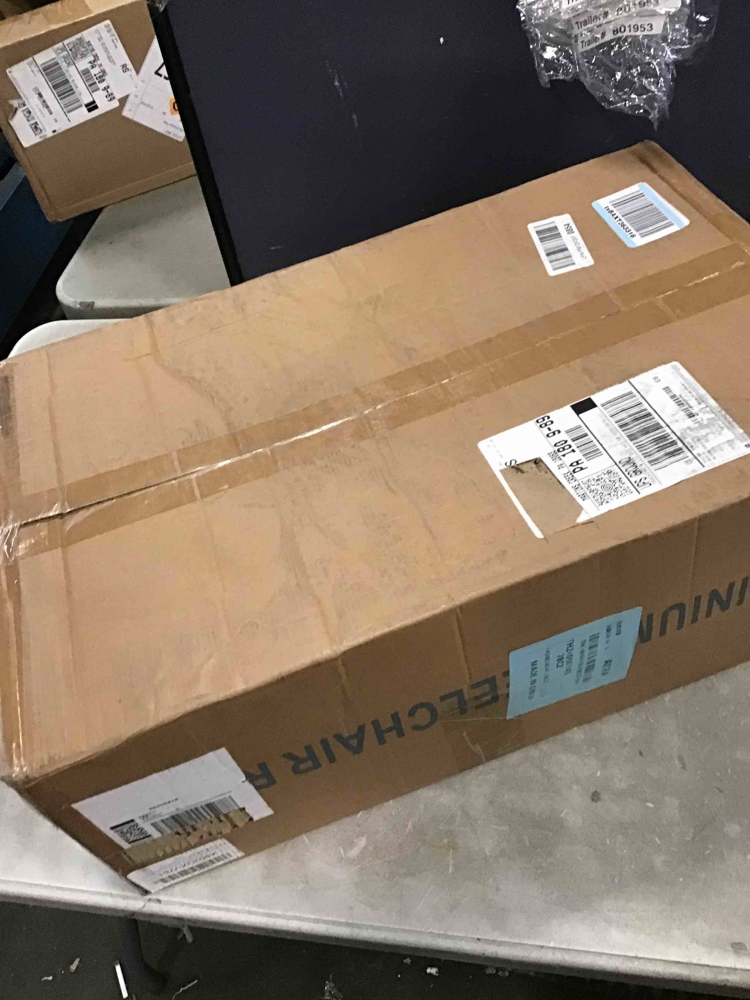 https://s3.amazonaws.com/lotting-images-prod/bidfta/TEA1933201_1734632318999.jpeg
