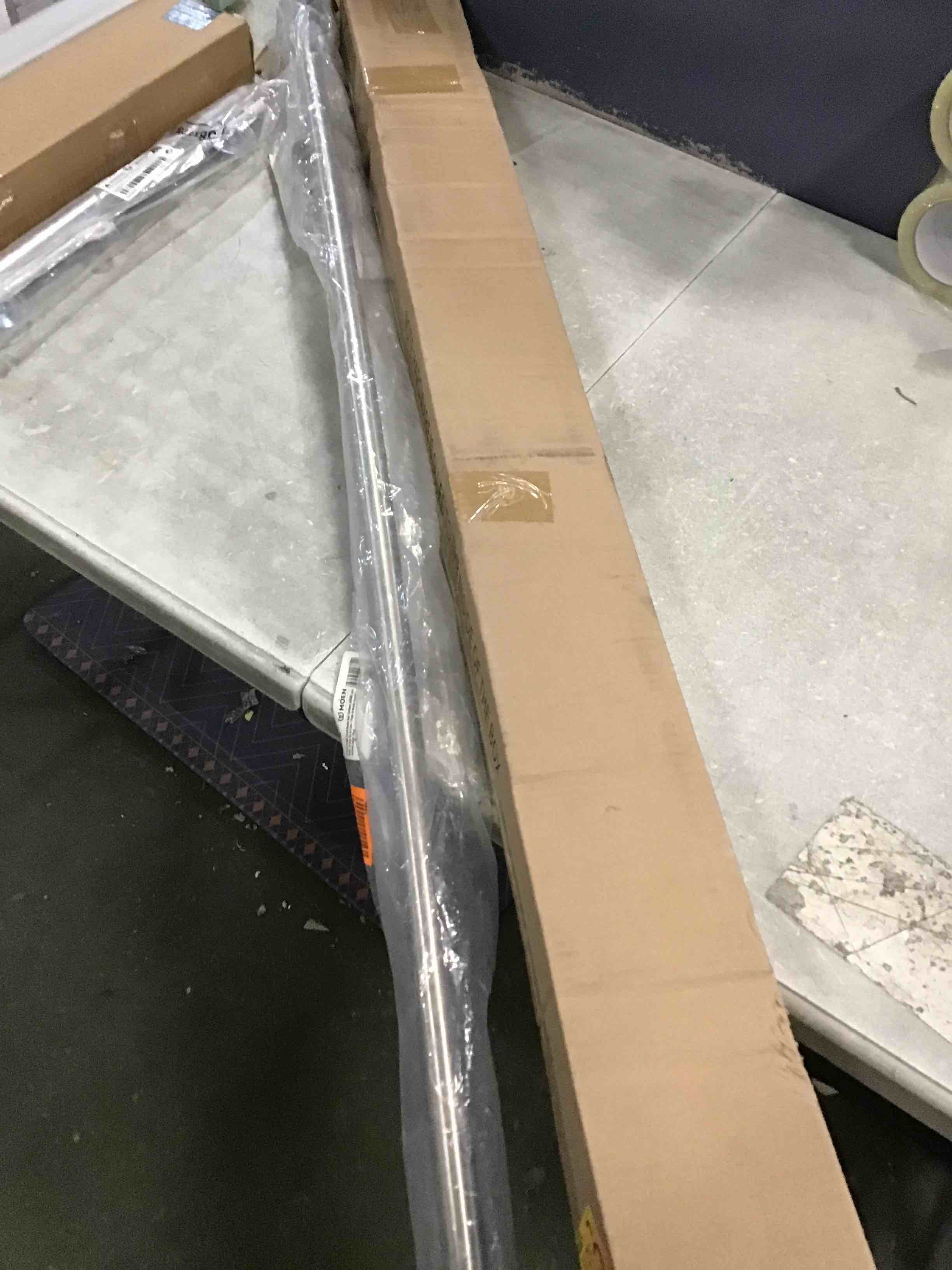 https://s3.amazonaws.com/lotting-images-prod/bidfta/TEA1933244_1734636768144.jpeg