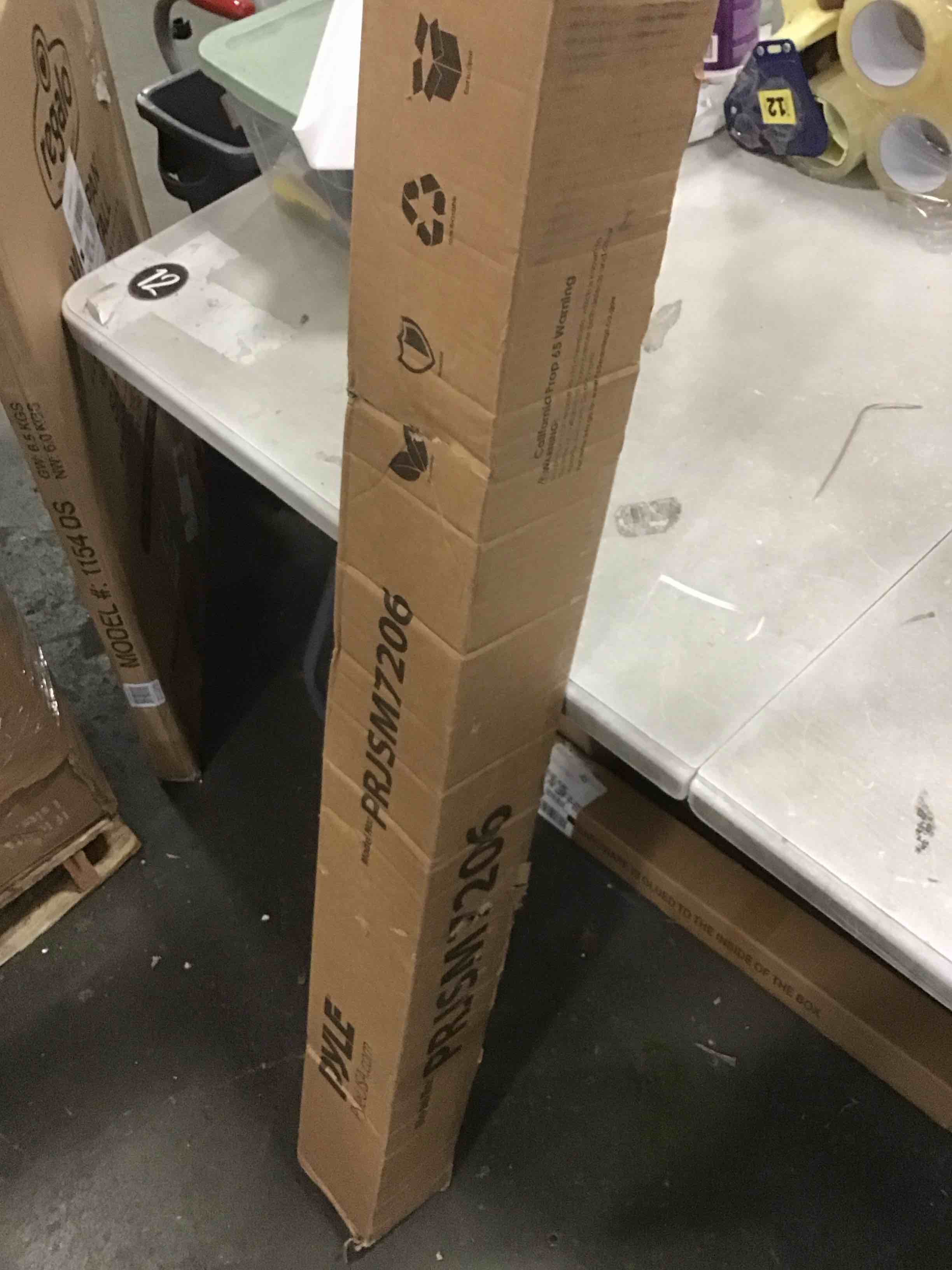 https://s3.amazonaws.com/lotting-images-prod/bidfta/TEA1933372_1734705707866.jpeg