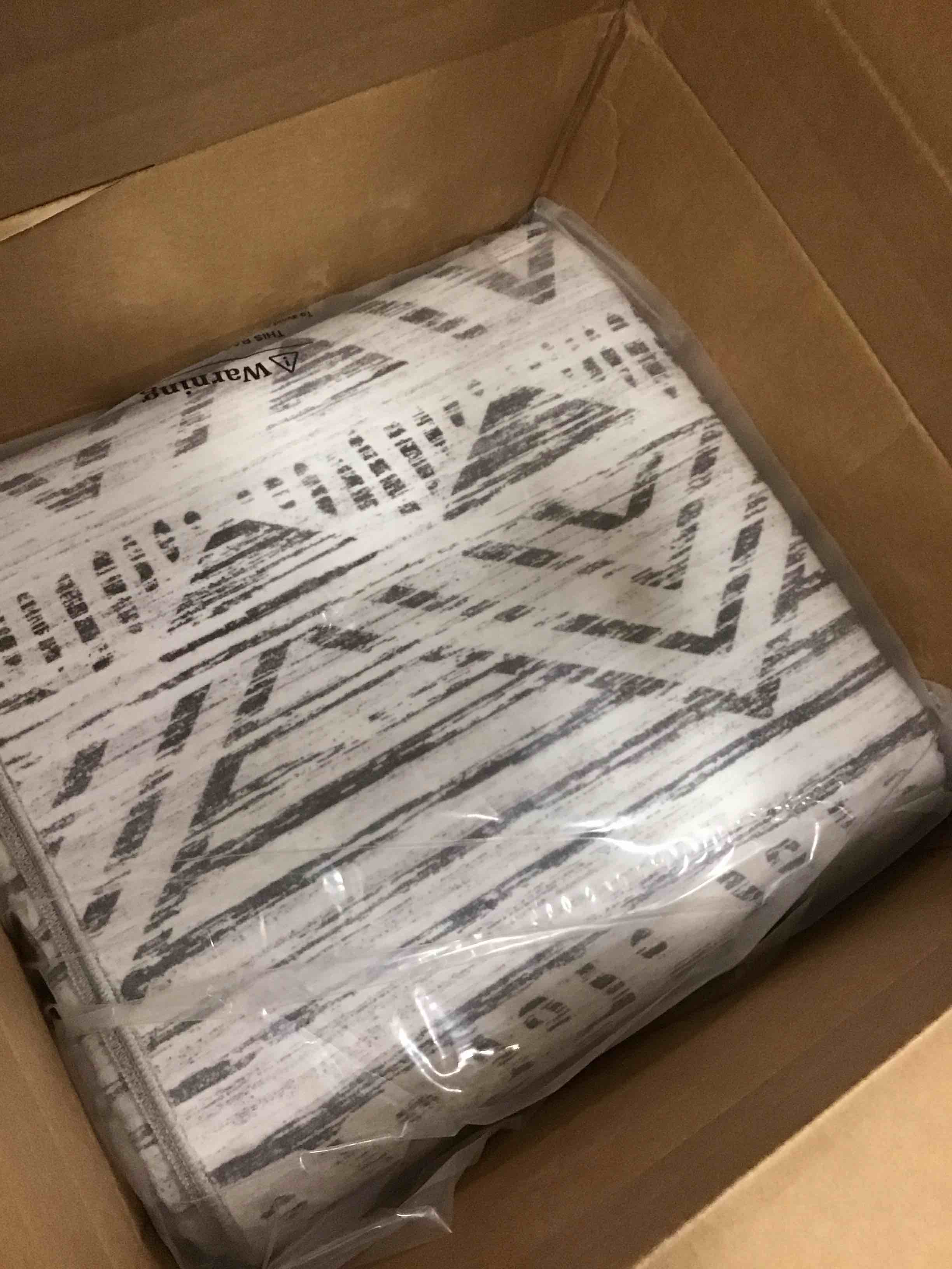 https://s3.amazonaws.com/lotting-images-prod/bidfta/TEA1933409_1734710070916.jpeg