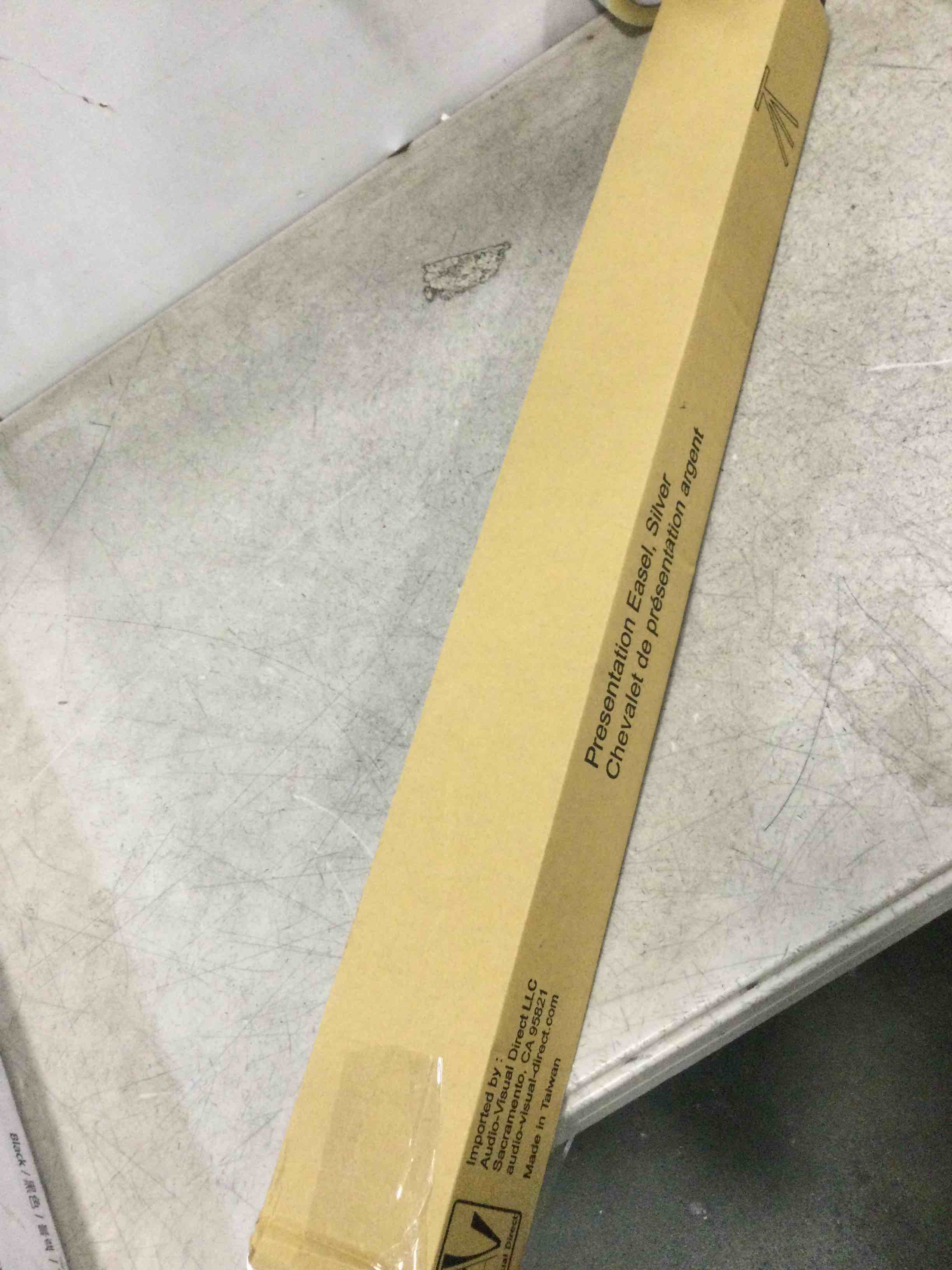 https://s3.amazonaws.com/lotting-images-prod/bidfta/TEA1934409_1736342231657.jpeg
