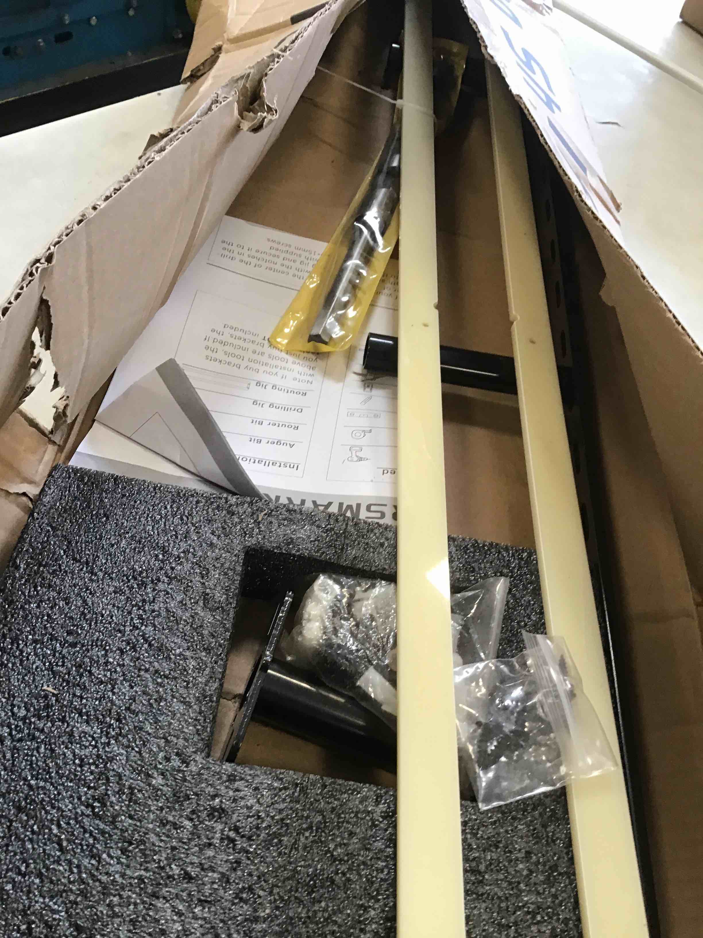 https://s3.amazonaws.com/lotting-images-prod/bidfta/TEA1936448_1743090657464.jpeg
