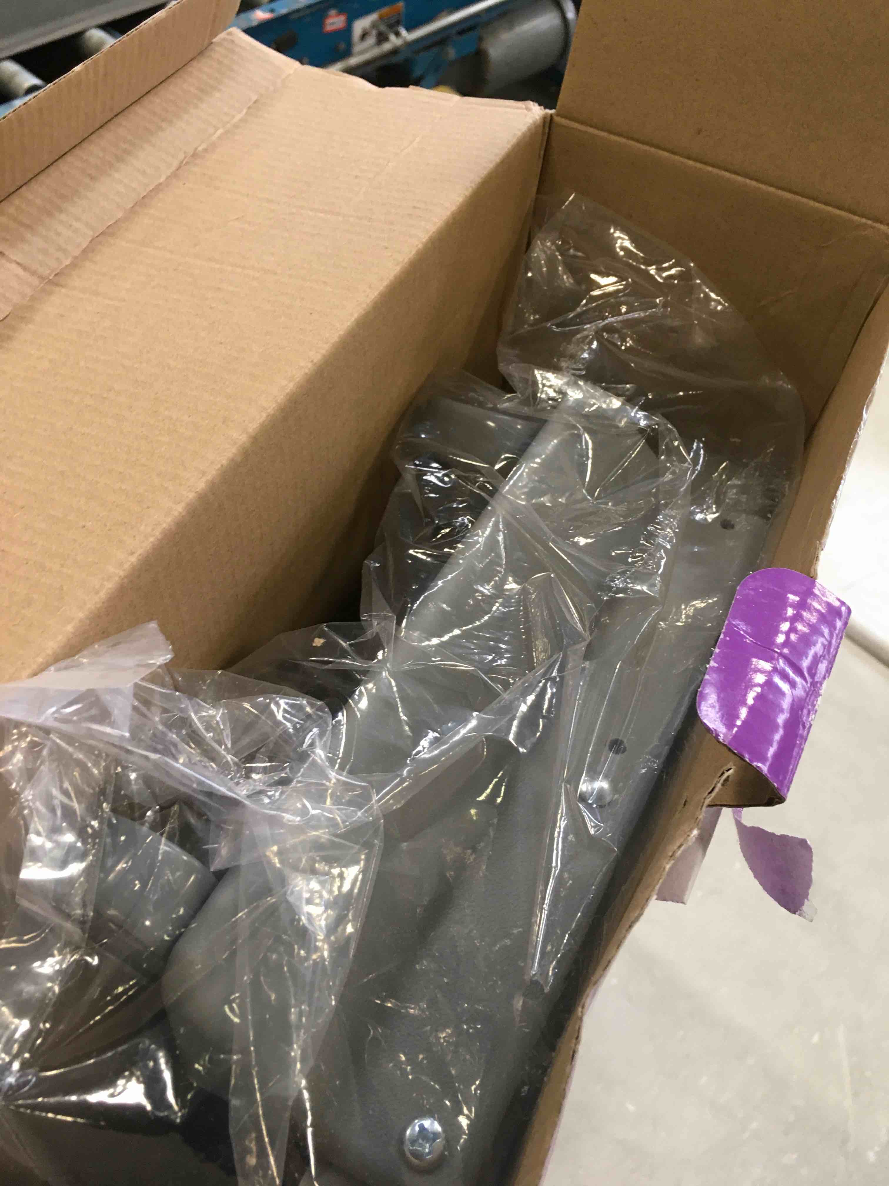 https://s3.amazonaws.com/lotting-images-prod/bidfta/TEA1936539_1743106760679.jpeg