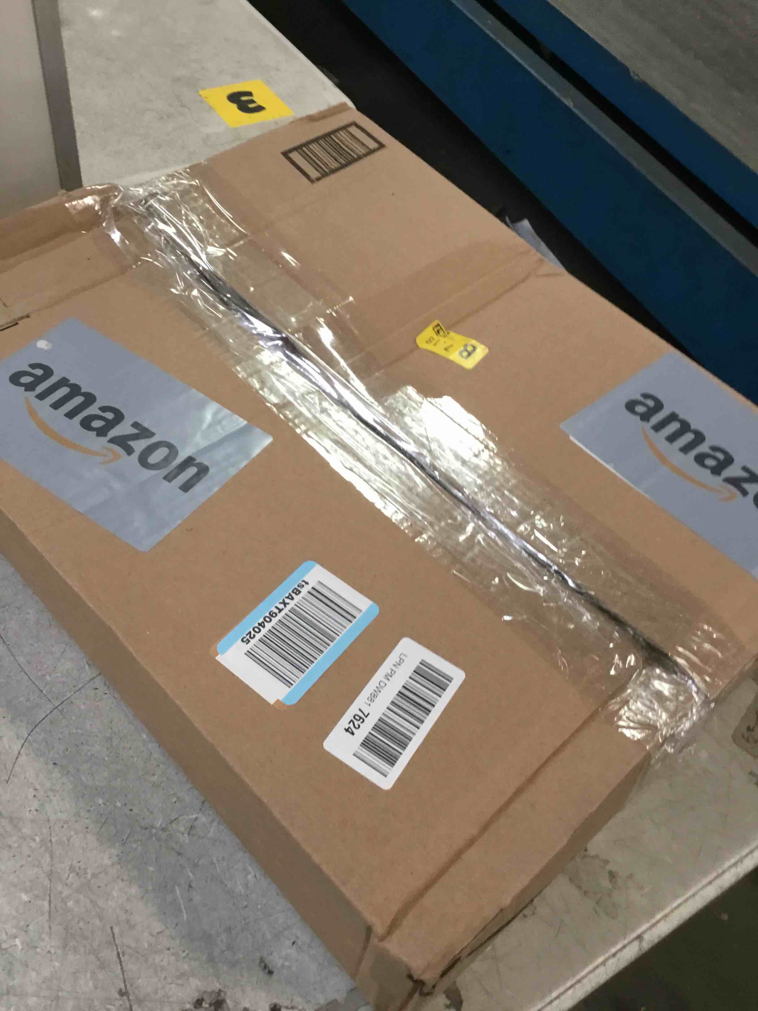 https://s3.amazonaws.com/lotting-images-prod/bidfta/TEA1937481_1743616667239.jpeg