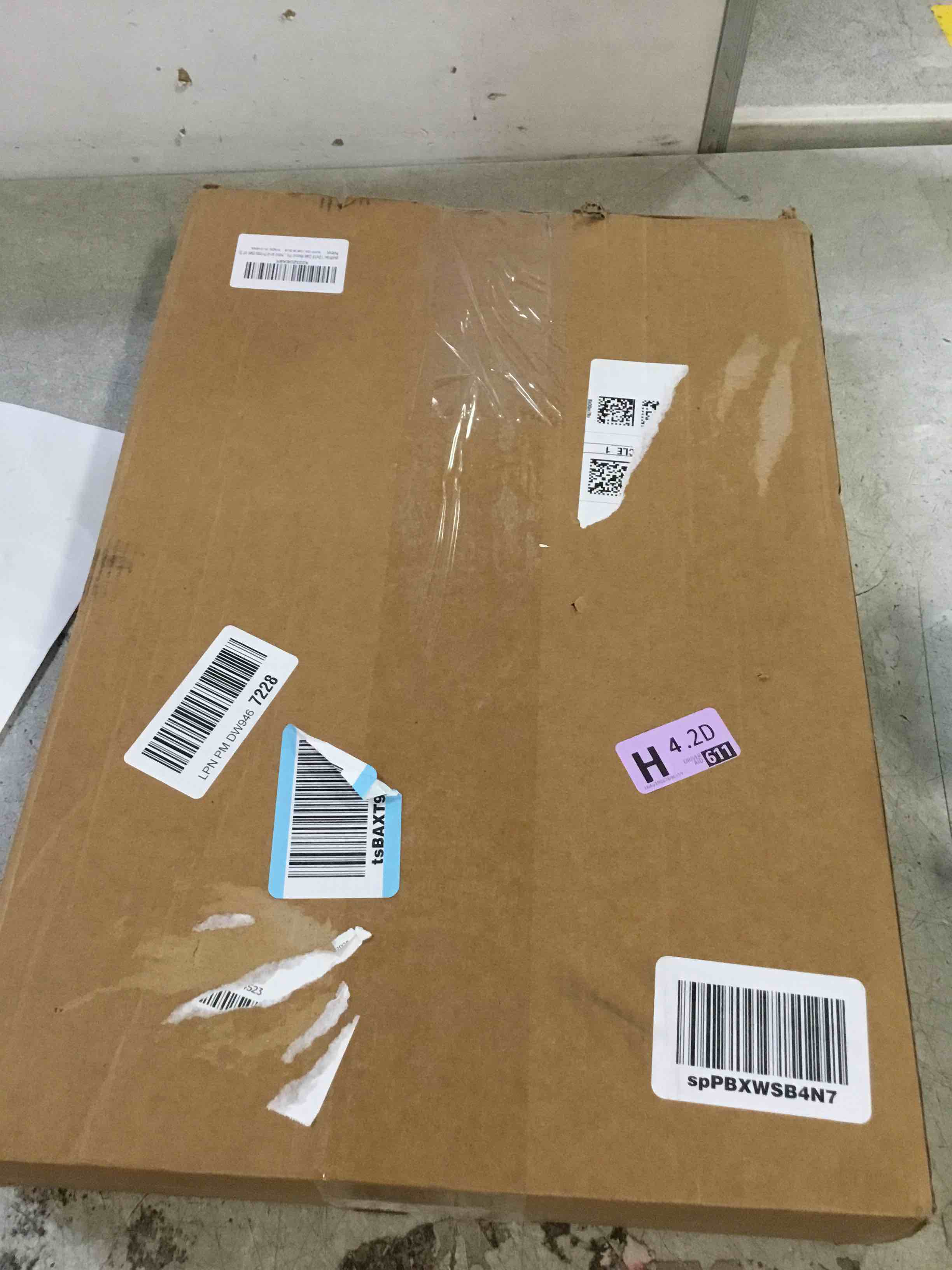 https://s3.amazonaws.com/lotting-images-prod/bidfta/TEA1937488_1743617734379.jpeg