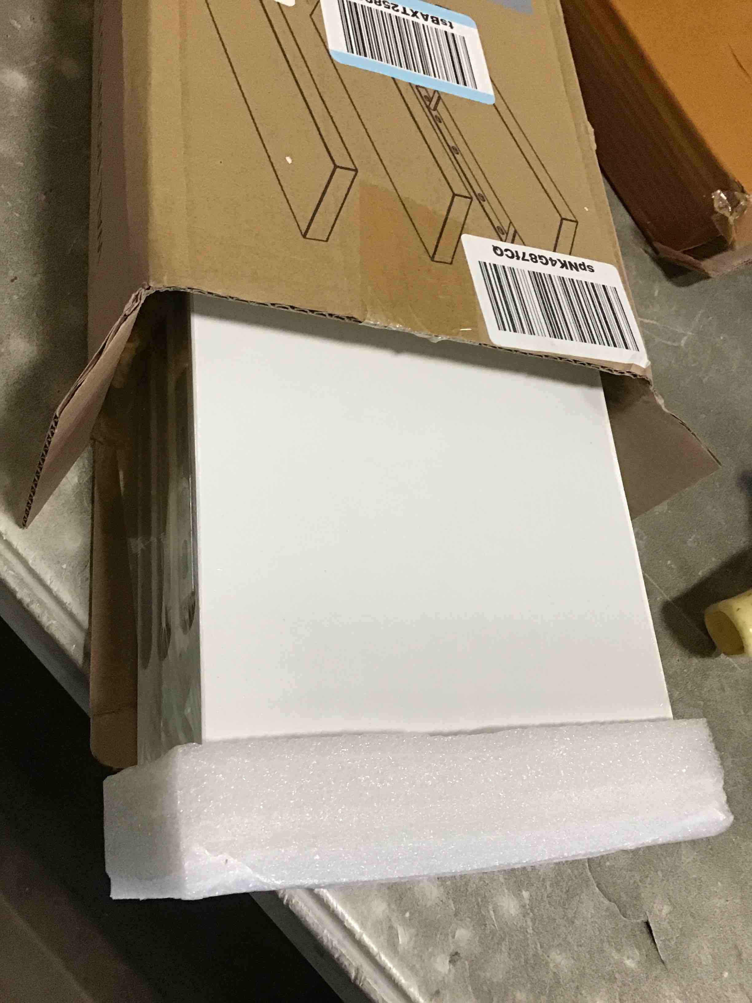 https://s3.amazonaws.com/lotting-images-prod/bidfta/TEA1937558_1743686004969.jpeg