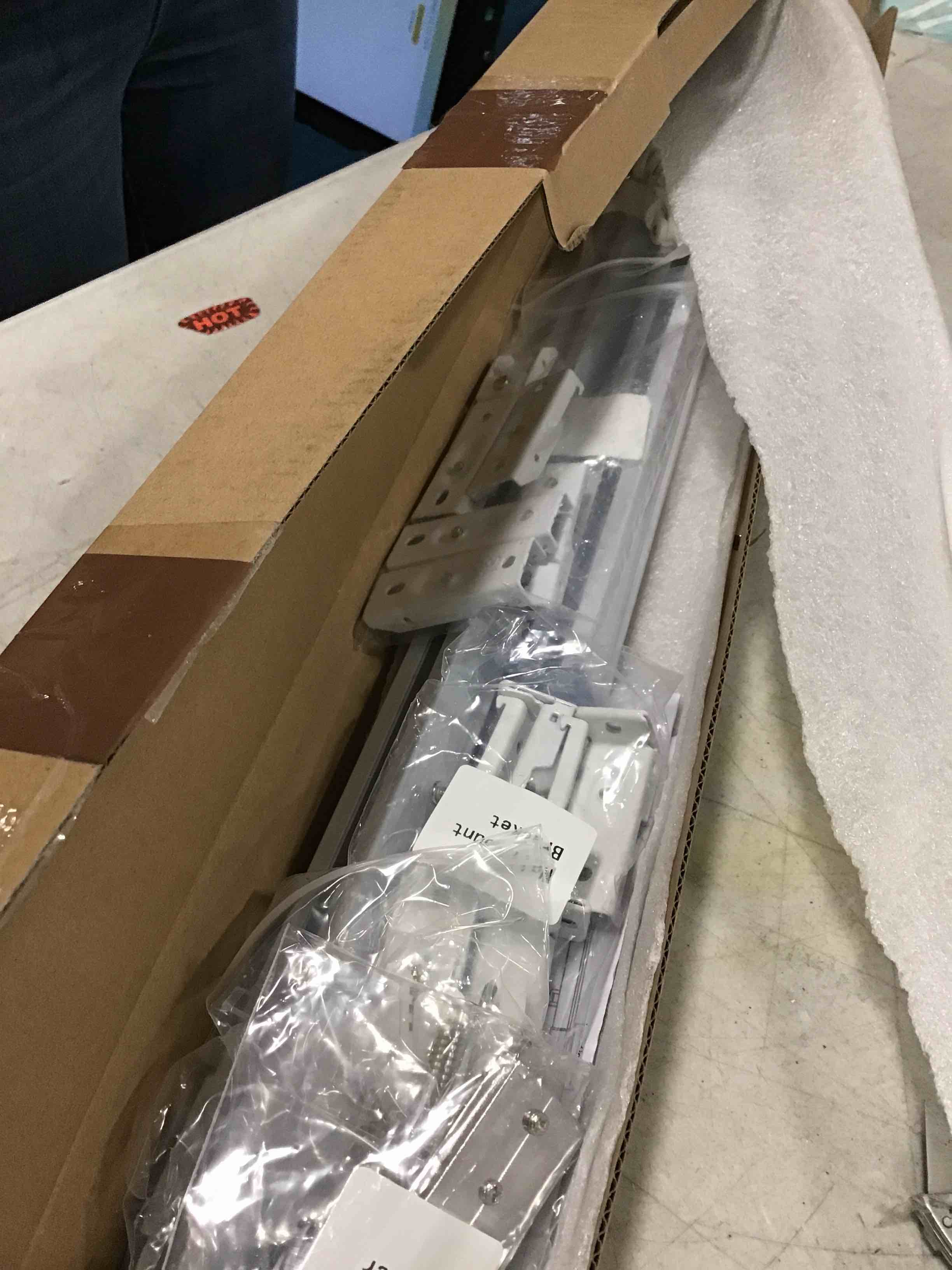 https://s3.amazonaws.com/lotting-images-prod/bidfta/TEA1937812_1743782694710.jpeg
