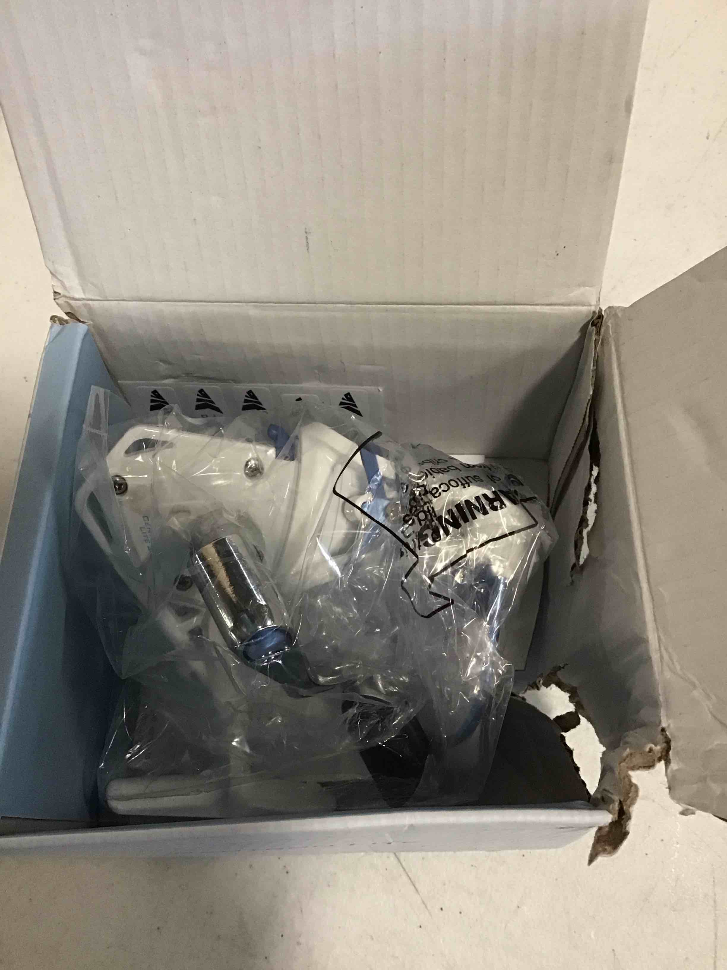 https://s3.amazonaws.com/lotting-images-prod/bidfta/TEA1938885_1744727328160.jpeg