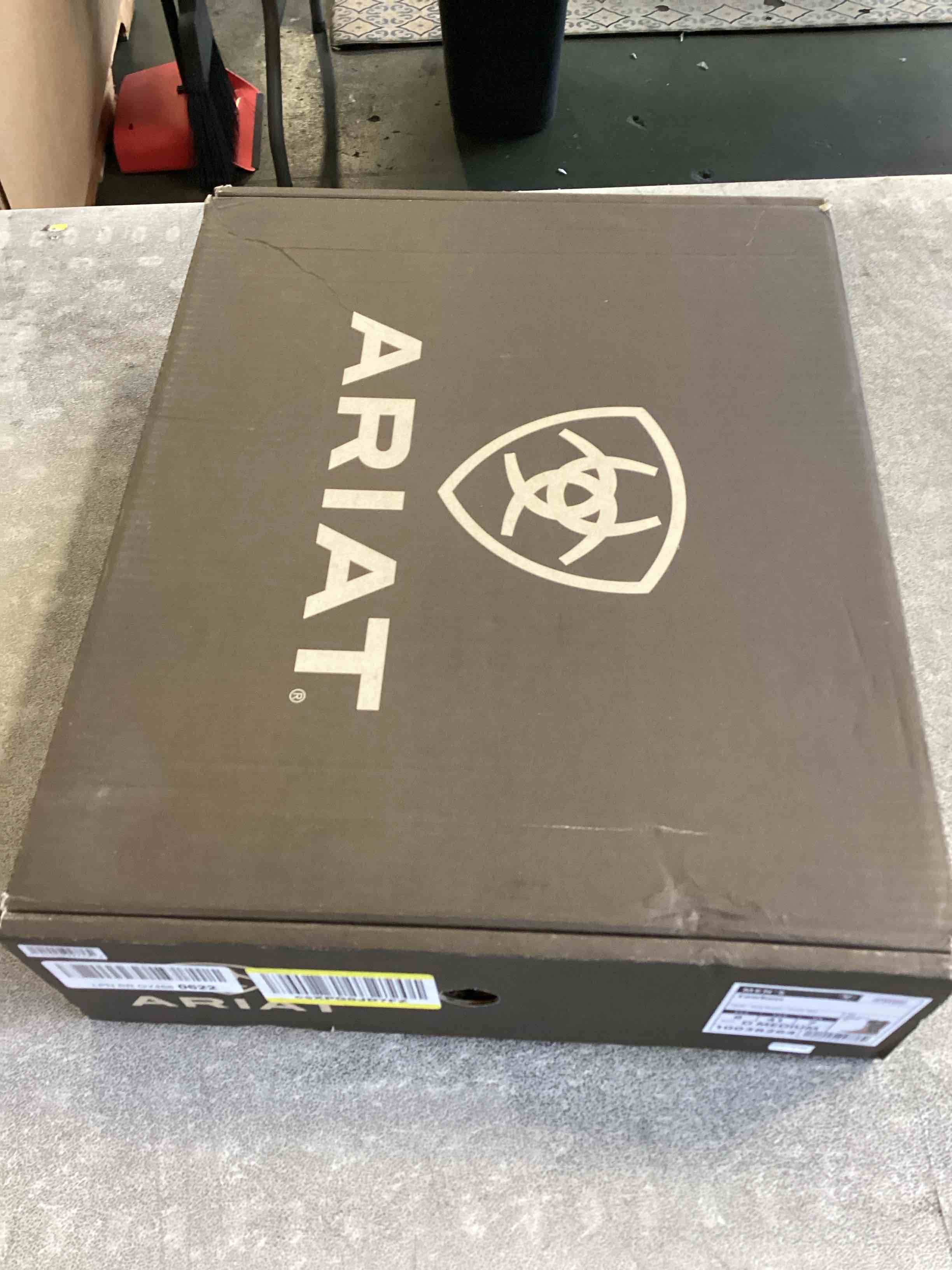 https://s3.amazonaws.com/lotting-images-prod/bidfta/TEA1939904_1746032285118.jpeg
