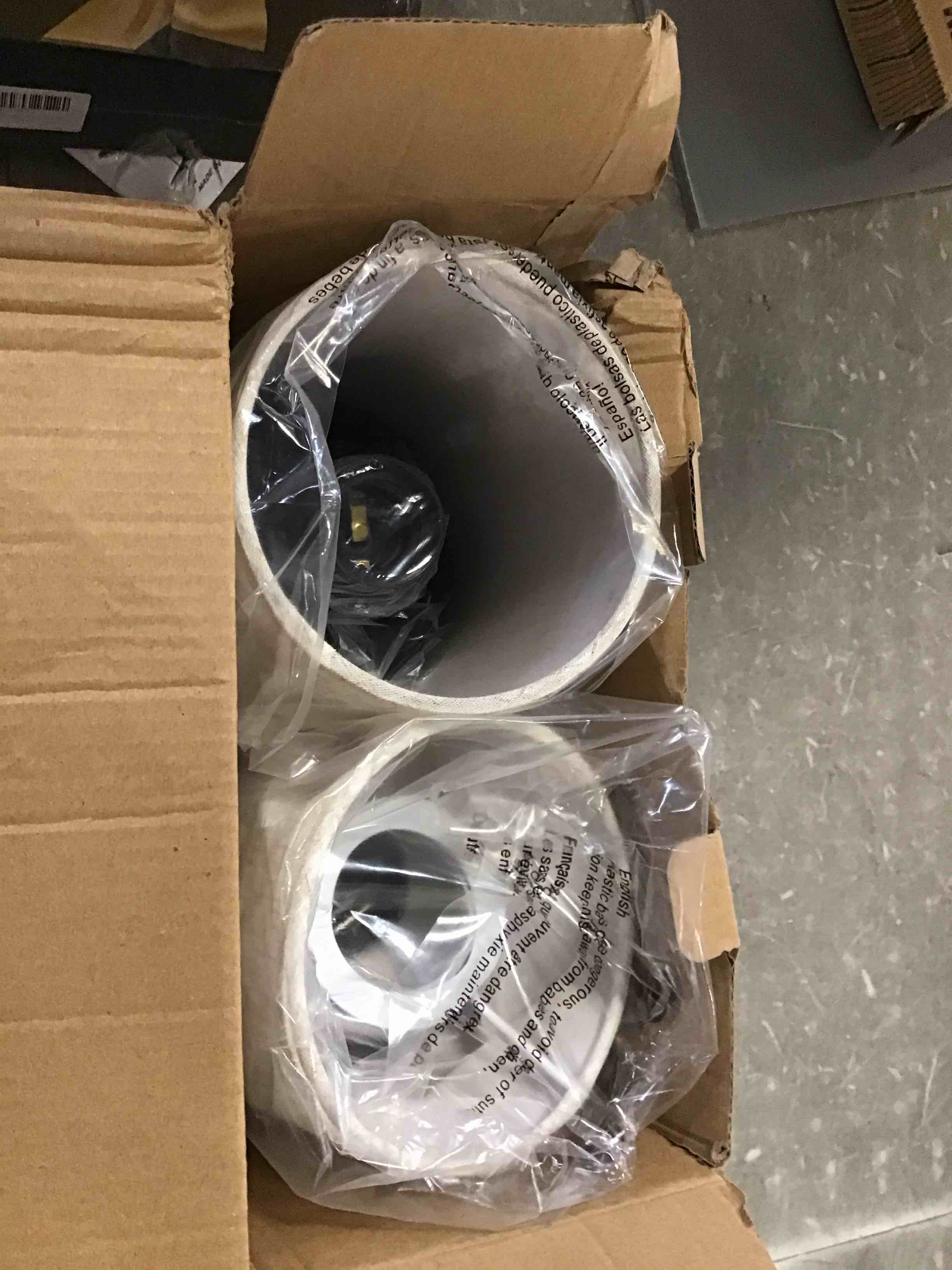 https://s3.amazonaws.com/lotting-images-prod/bidfta/TEA1941230_1749558736054.jpeg
