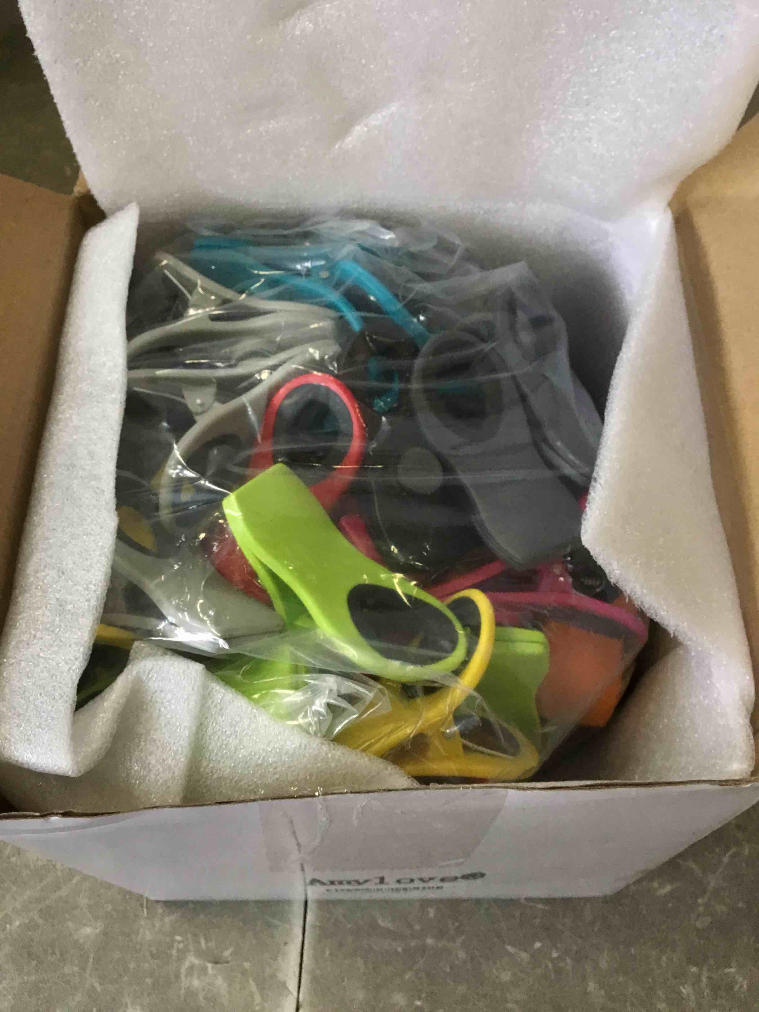 https://s3.amazonaws.com/lotting-images-prod/bidfta/TEA1949534_1744909961194.jpeg