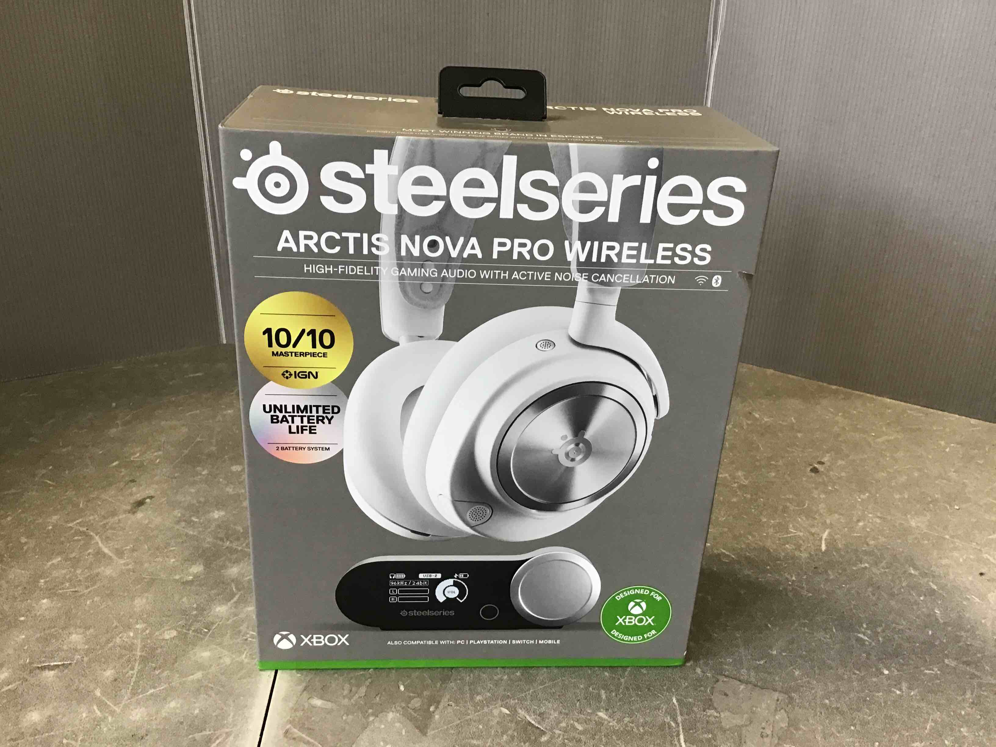 https://s3.amazonaws.com/lotting-images-prod/bidfta/TEA1950104_1745439517332.jpeg