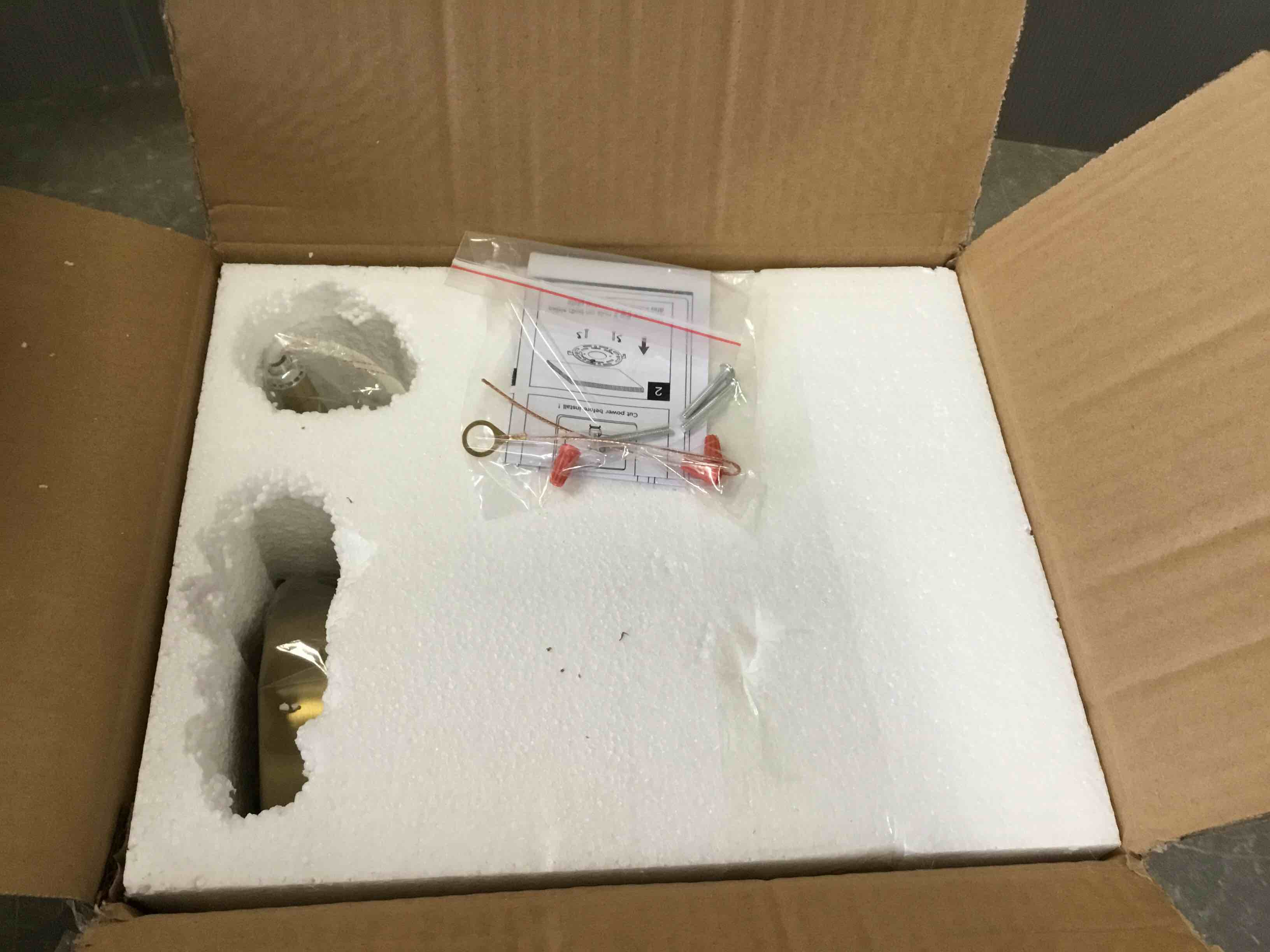 https://s3.amazonaws.com/lotting-images-prod/bidfta/TEA1950741_1746536073014.jpeg