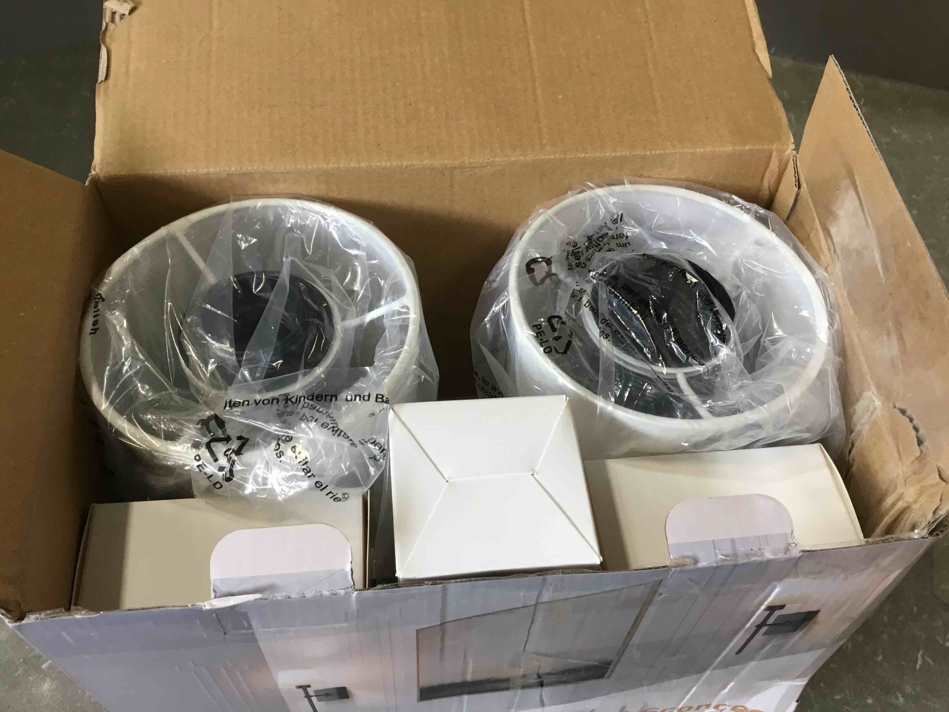 https://s3.amazonaws.com/lotting-images-prod/bidfta/TEA1950904_1746561288814.jpeg