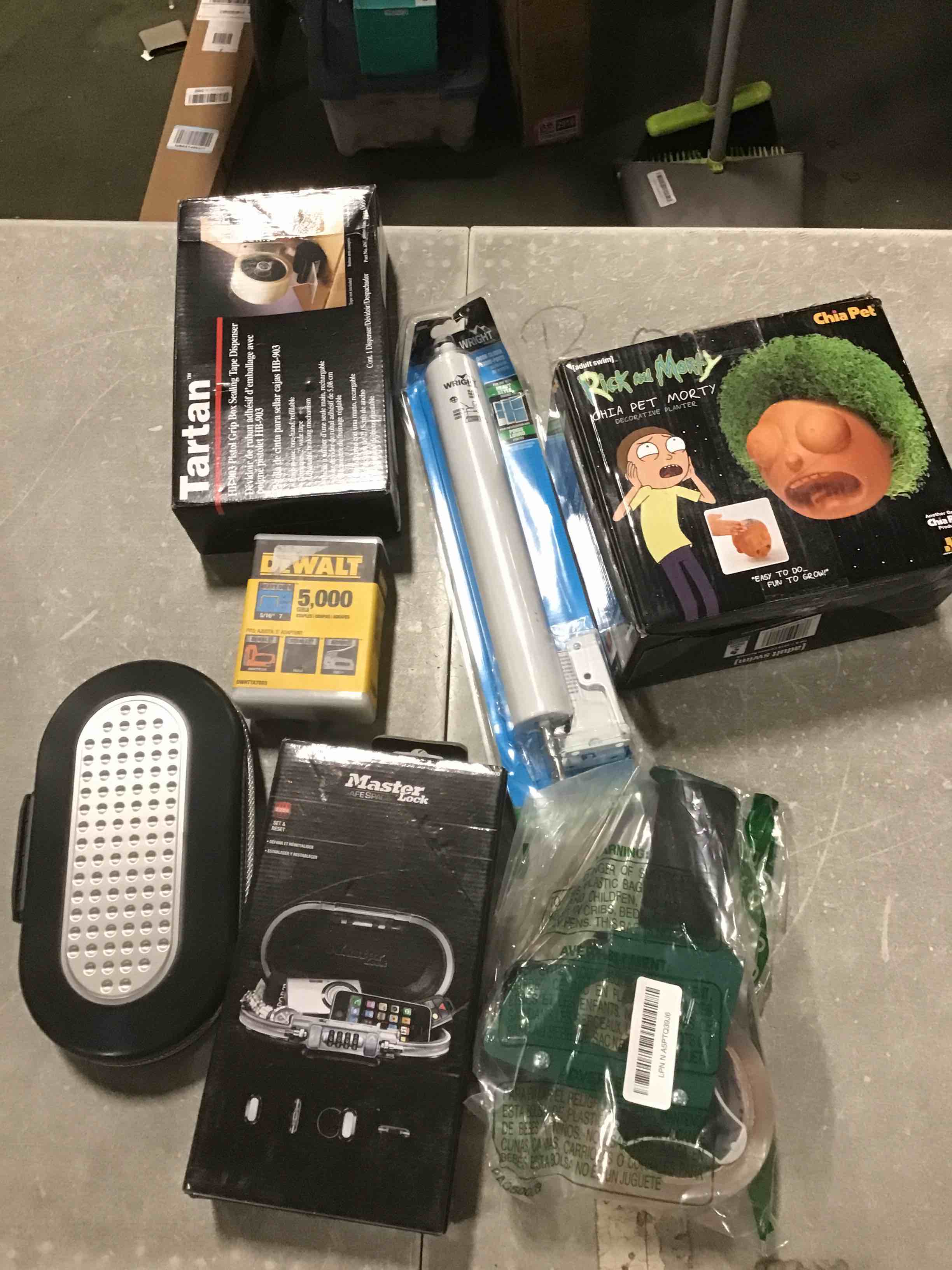 https://s3.amazonaws.com/lotting-images-prod/bidfta/TEA1951257_1743428234422.jpeg