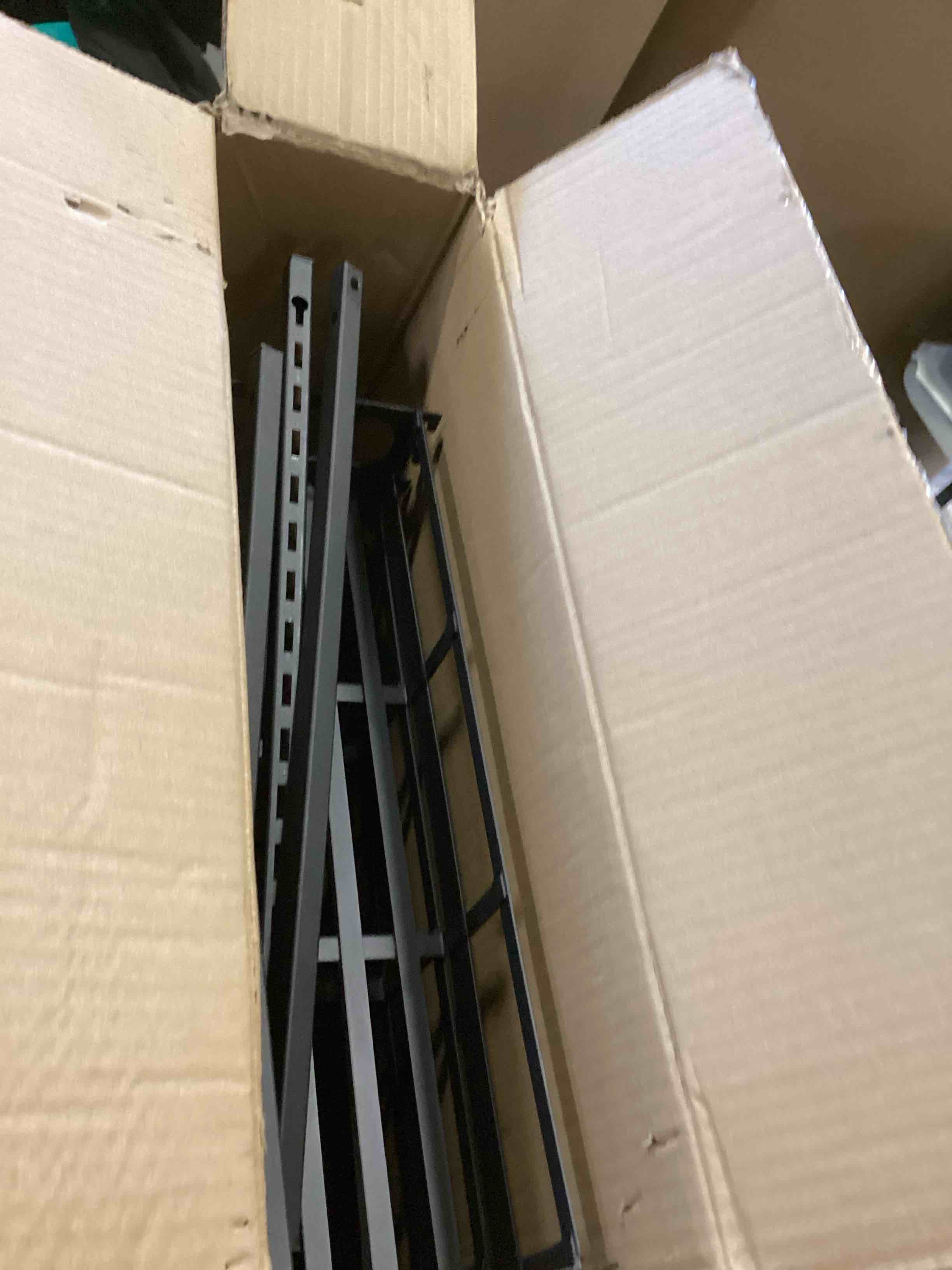 https://s3.amazonaws.com/lotting-images-prod/bidfta/TEA1952105_1744038379249.jpeg