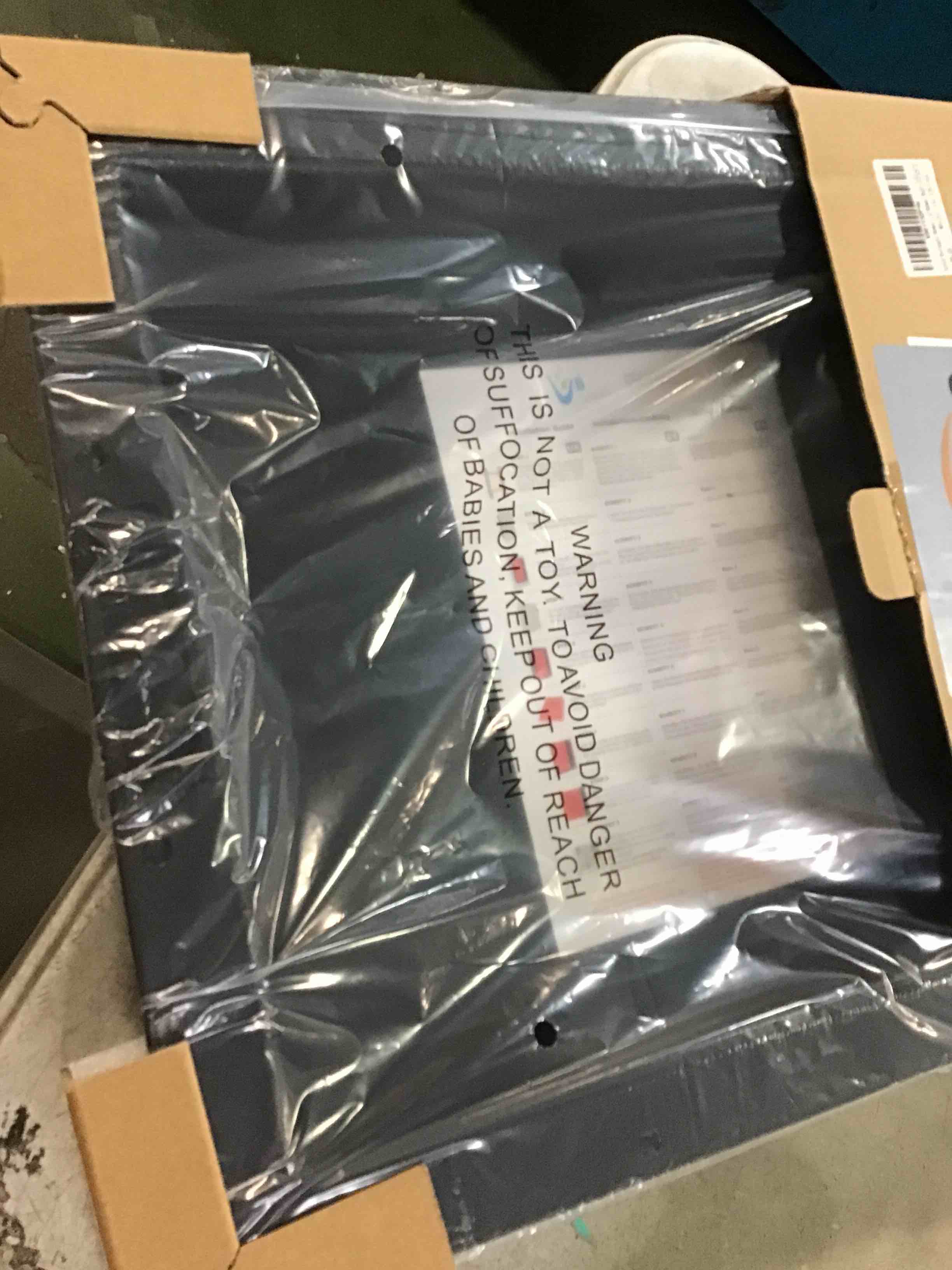 https://s3.amazonaws.com/lotting-images-prod/bidfta/TEA1953902_1745598630157.jpeg