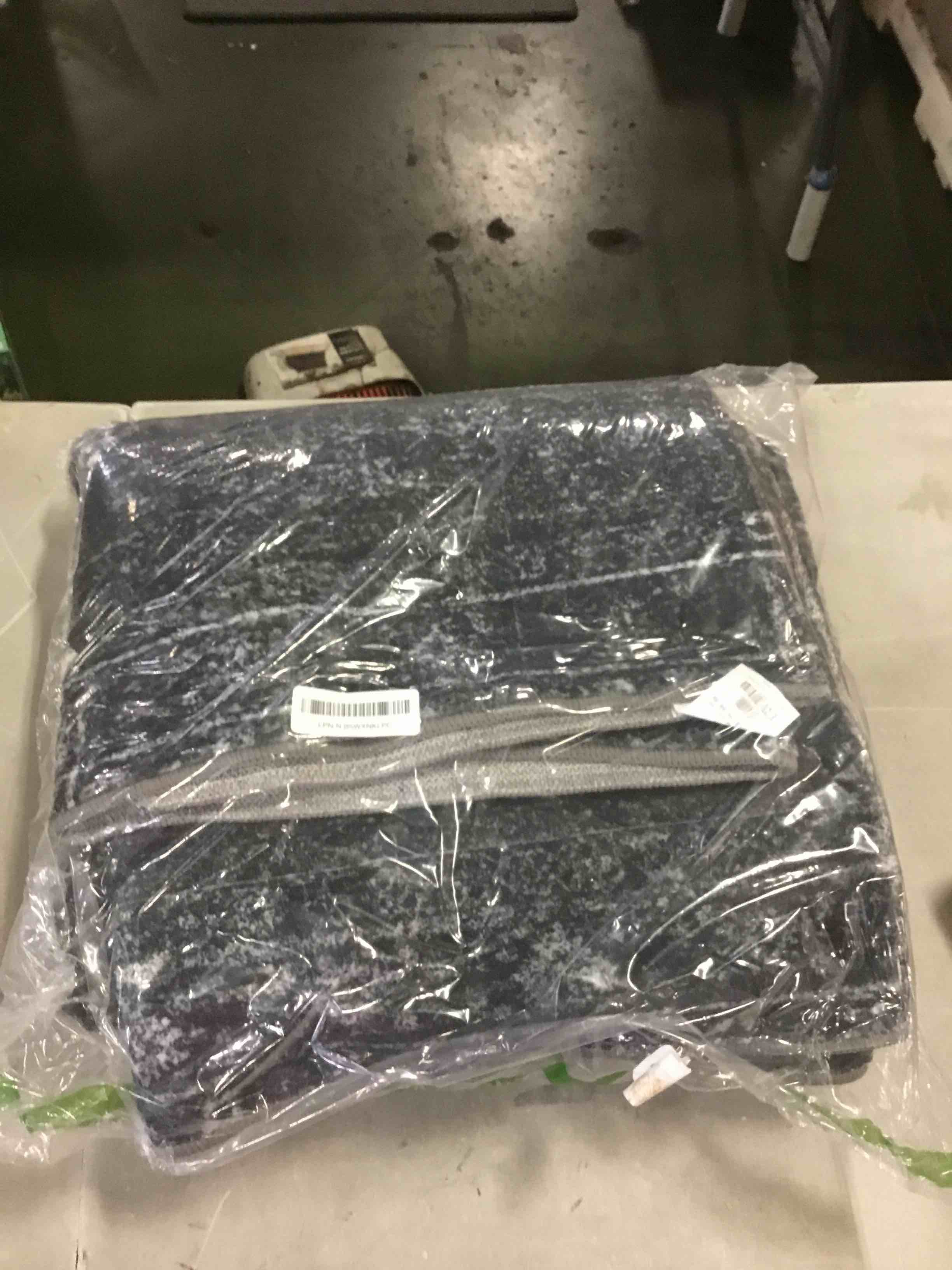 https://s3.amazonaws.com/lotting-images-prod/bidfta/TEA1954008_1743451583636.jpeg