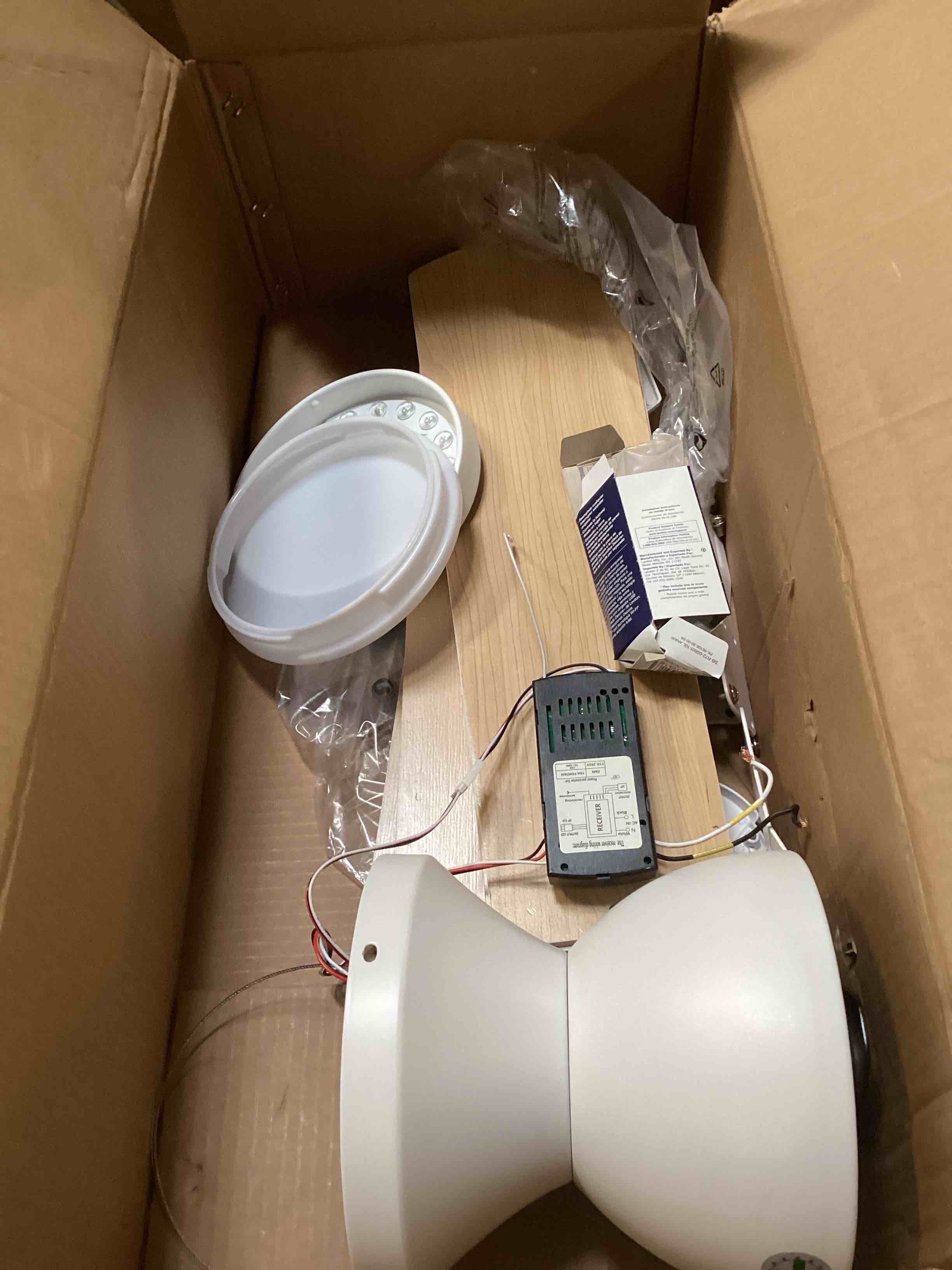 https://s3.amazonaws.com/lotting-images-prod/bidfta/TEA1959018_1744206180767.jpeg